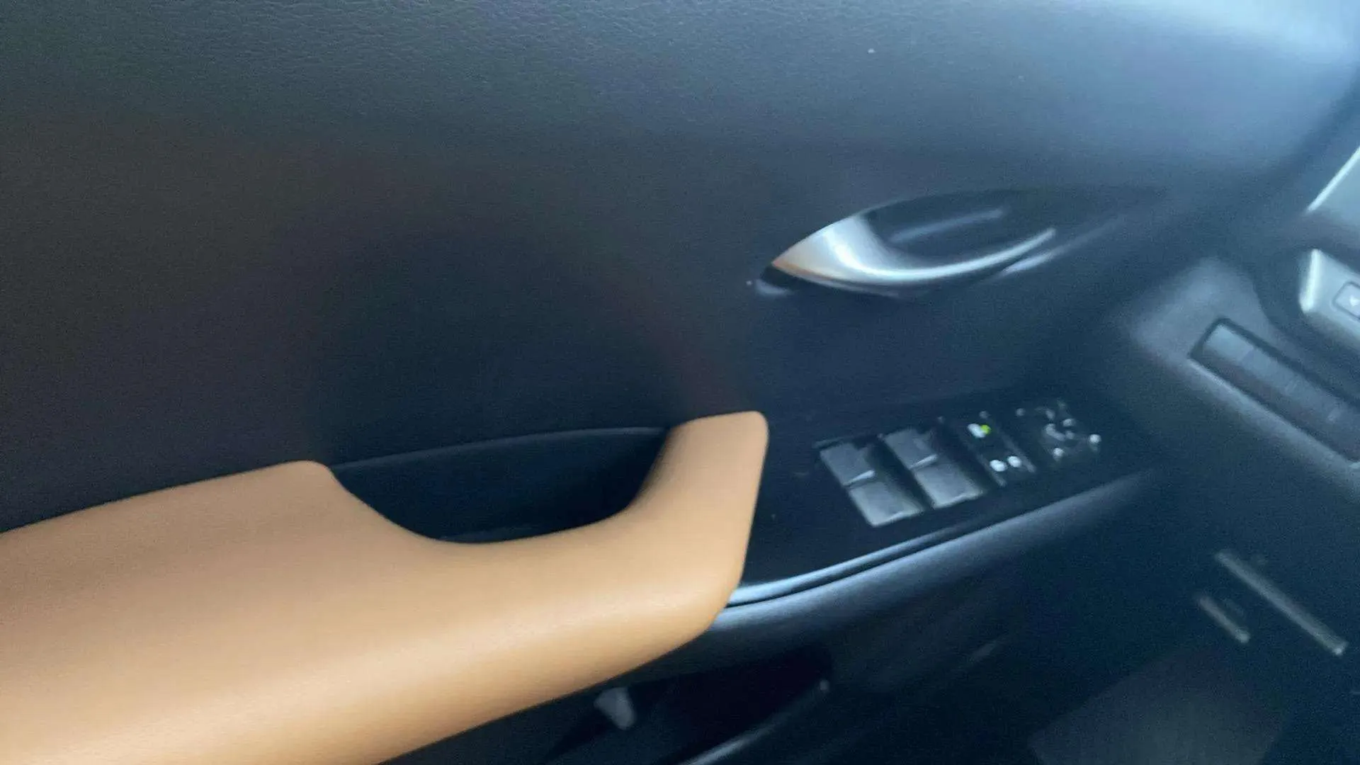 Lexus UX 2.0 250h Business - foto 24
