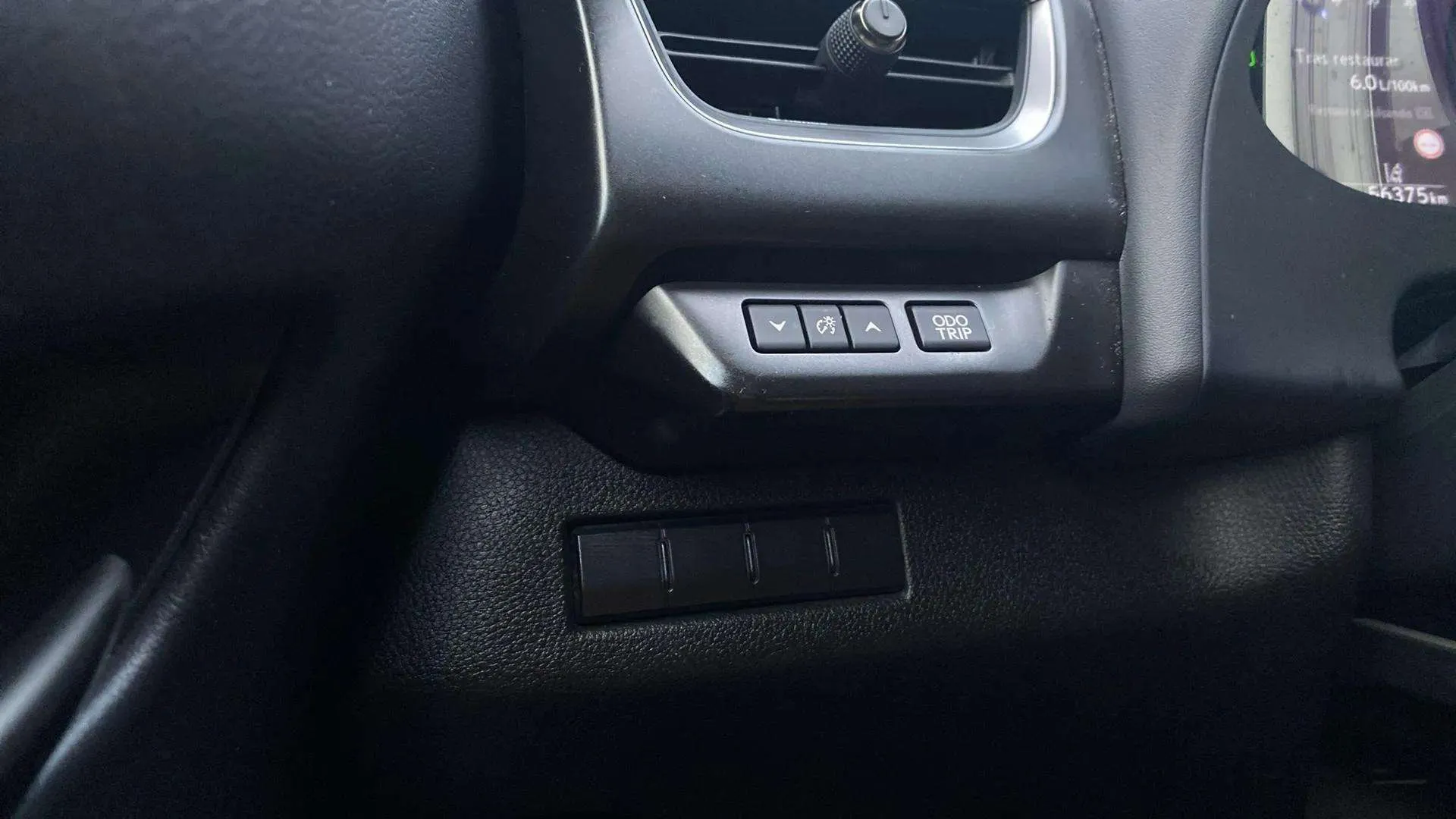 Lexus UX 2.0 250h Business - foto 20
