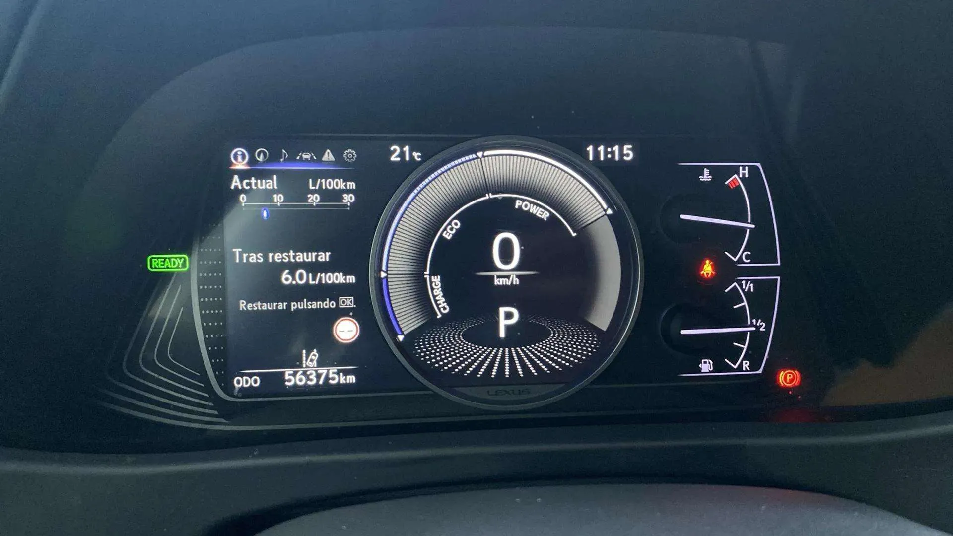 Lexus UX 2.0 250h Business - foto 14