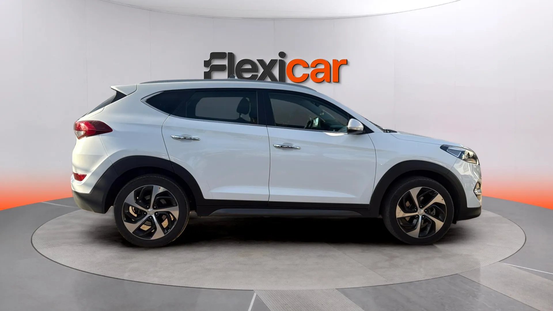 Hyundai Tucson 1.7 CRDi BD Klass Nav 4x2 - foto 8