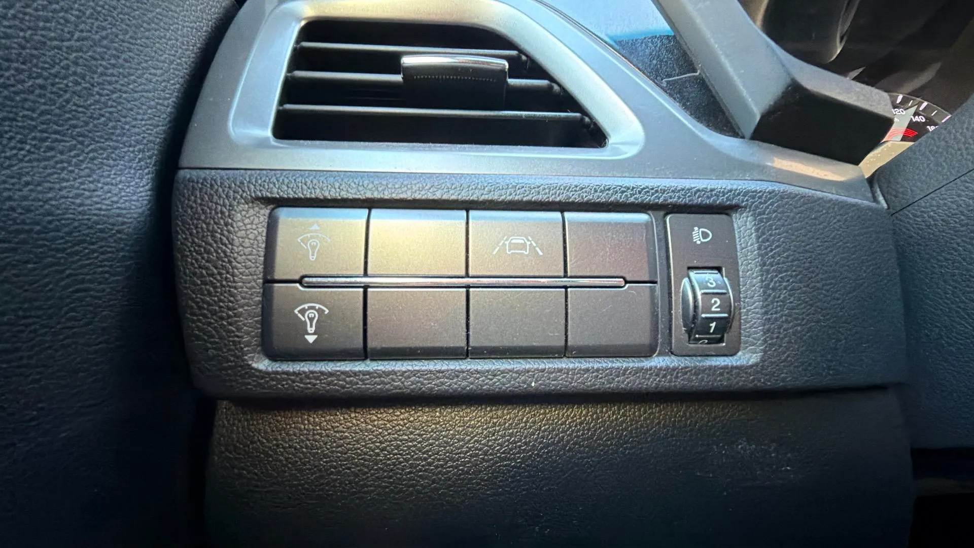 SsangYong Korando D16T Urban Plus - foto 22