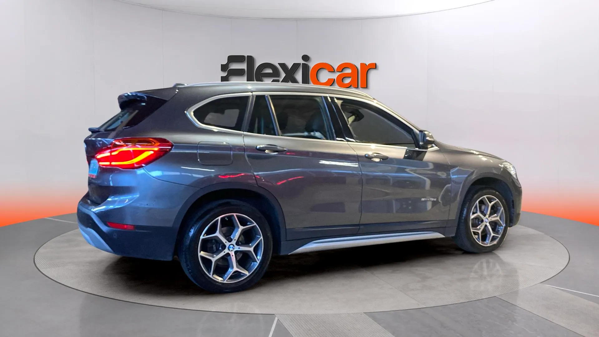 BMW X1 sDrive18d - foto 41