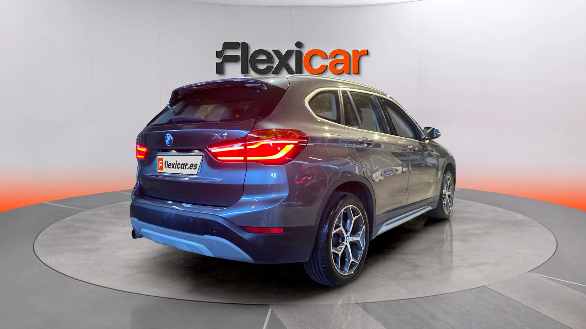 BMW X1 sDrive18d - foto 40