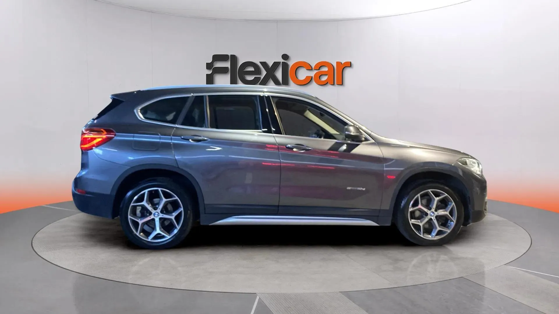 BMW X1 sDrive18d - foto 10
