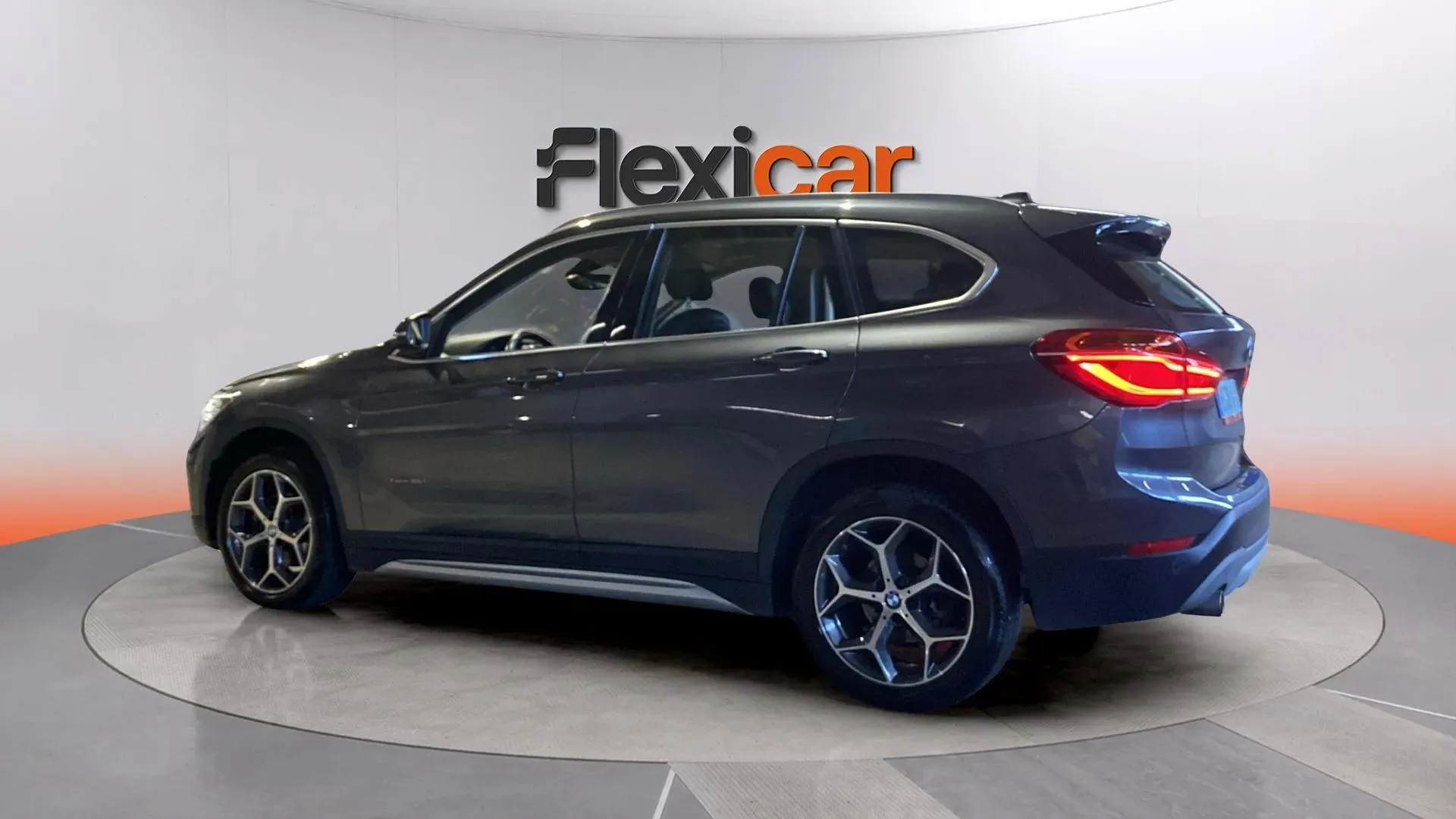 BMW X1 sDrive18d - foto 5