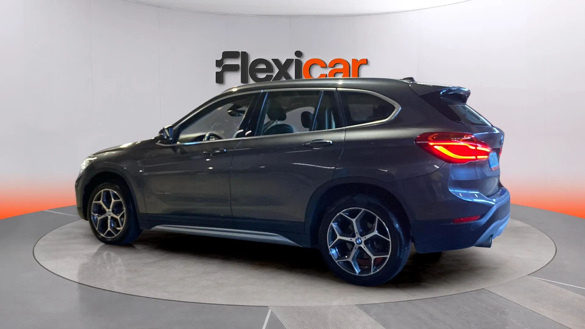 BMW X1 sDrive18d - foto 37