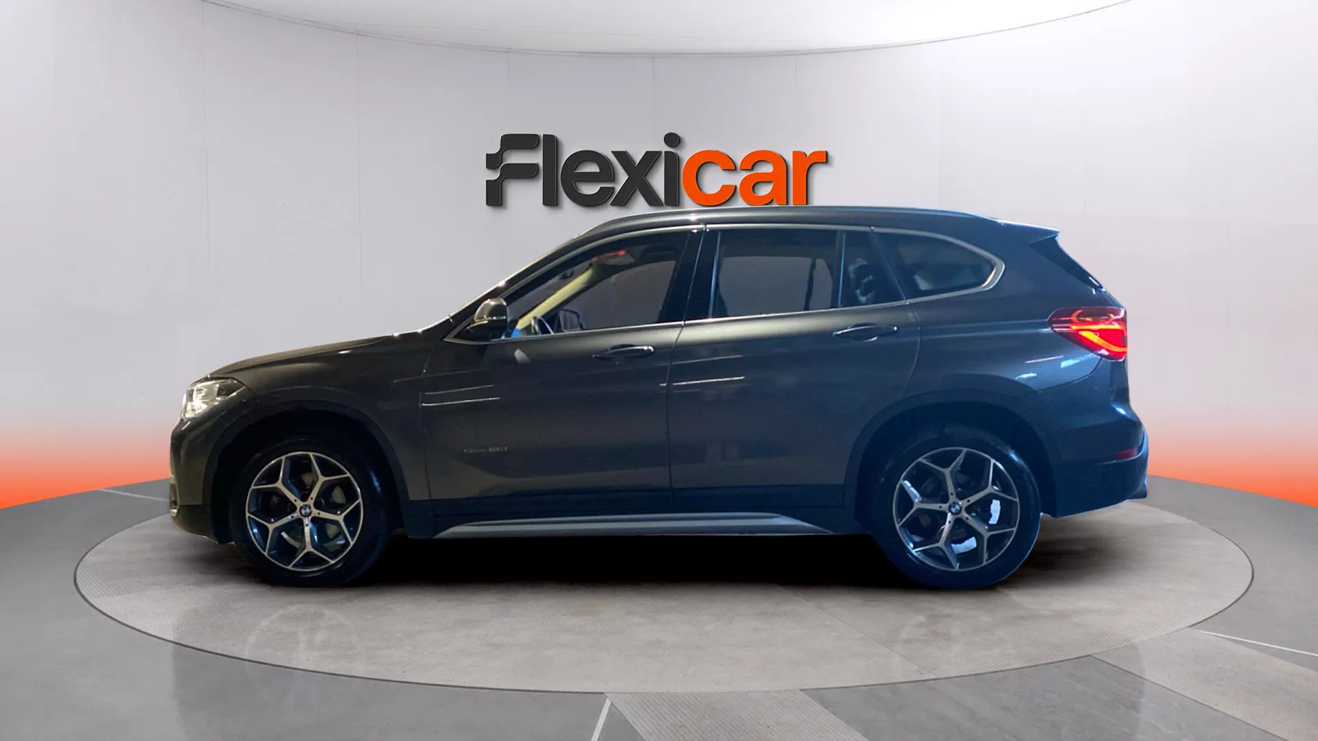 BMW X1 sDrive18d - foto 36