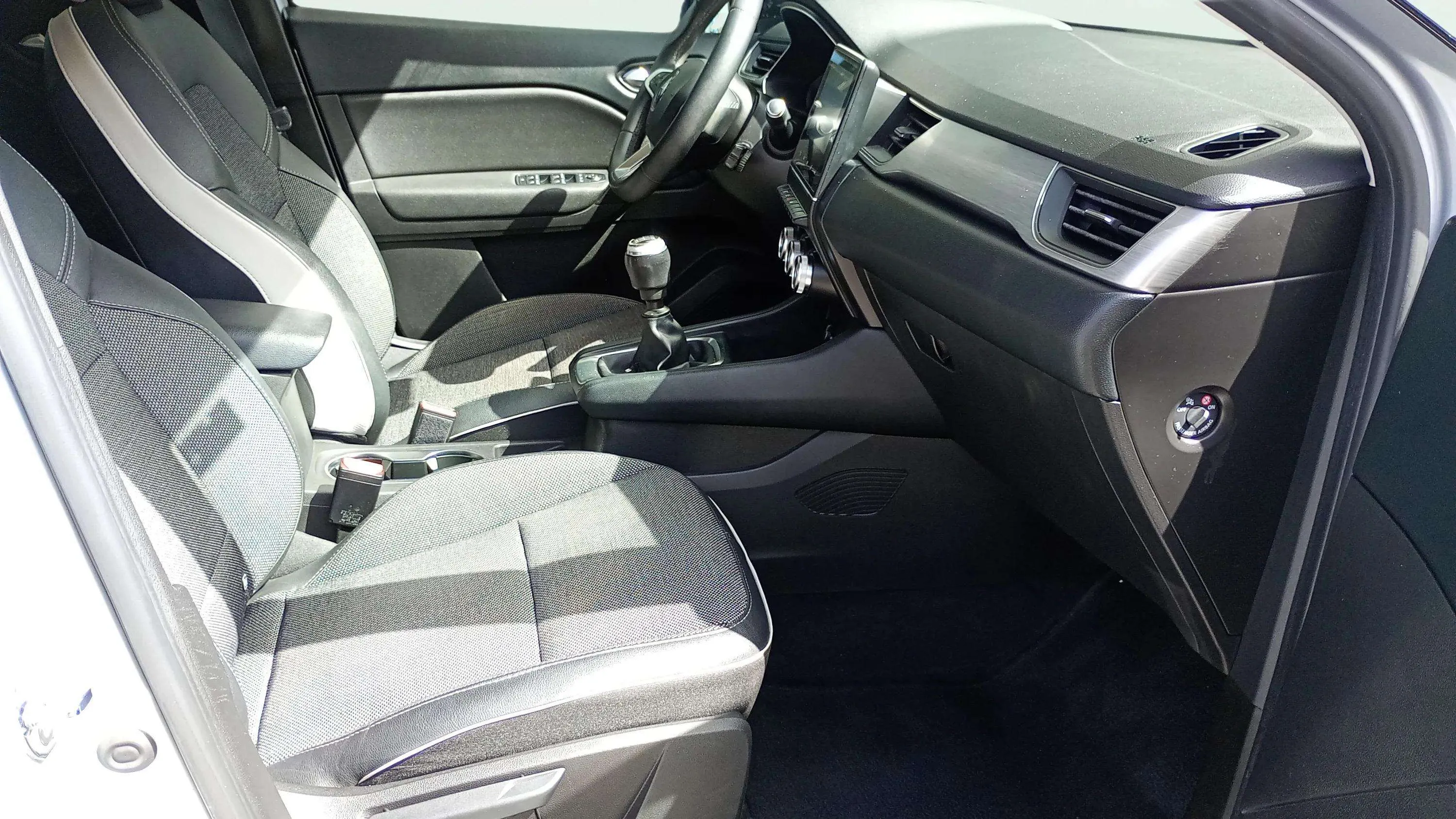 Renault Captur Zen TCe 90 - foto 11