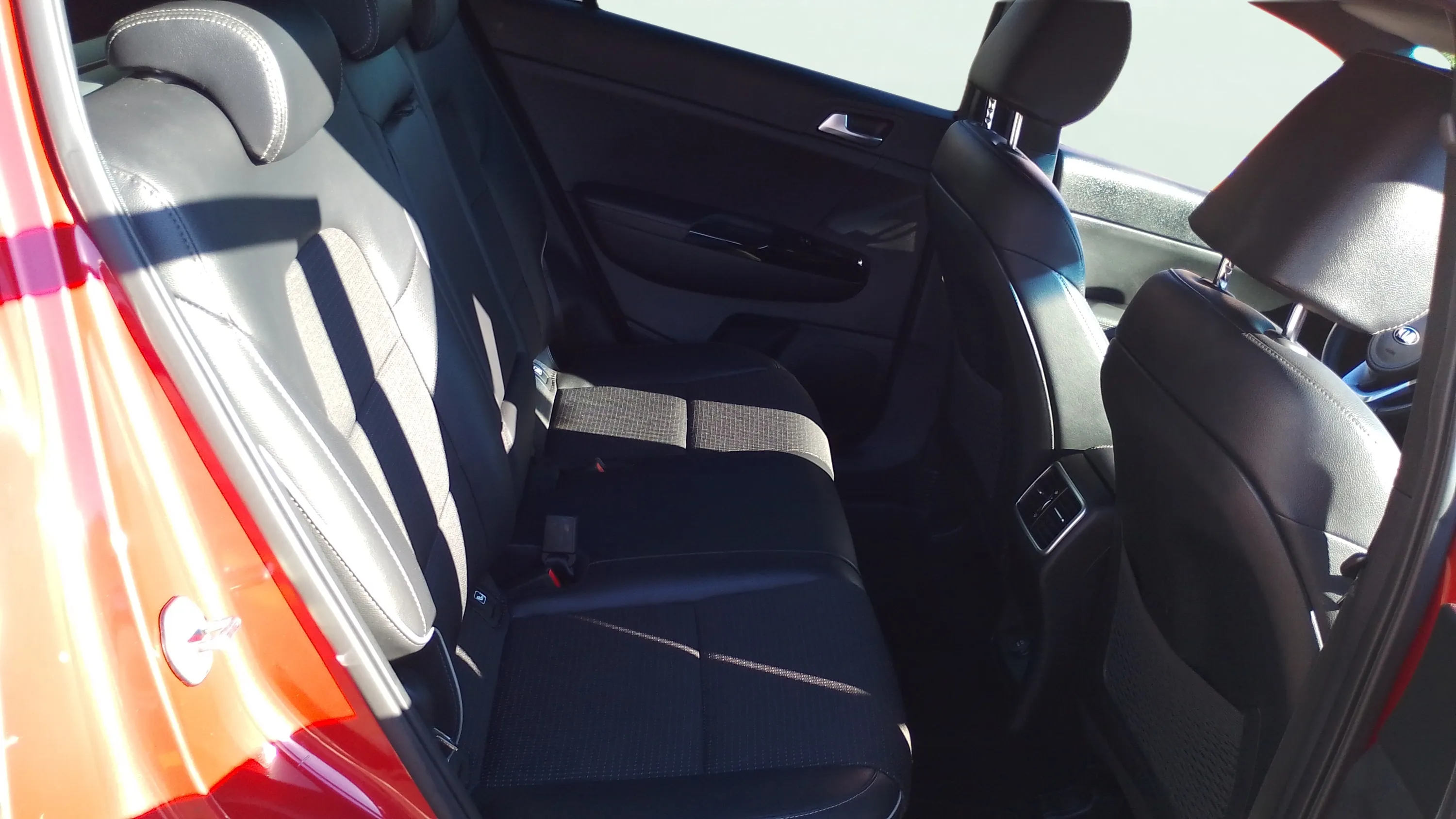 Kia Sportage 1.6 MHEV GT Line Essential 4x2 - foto 16