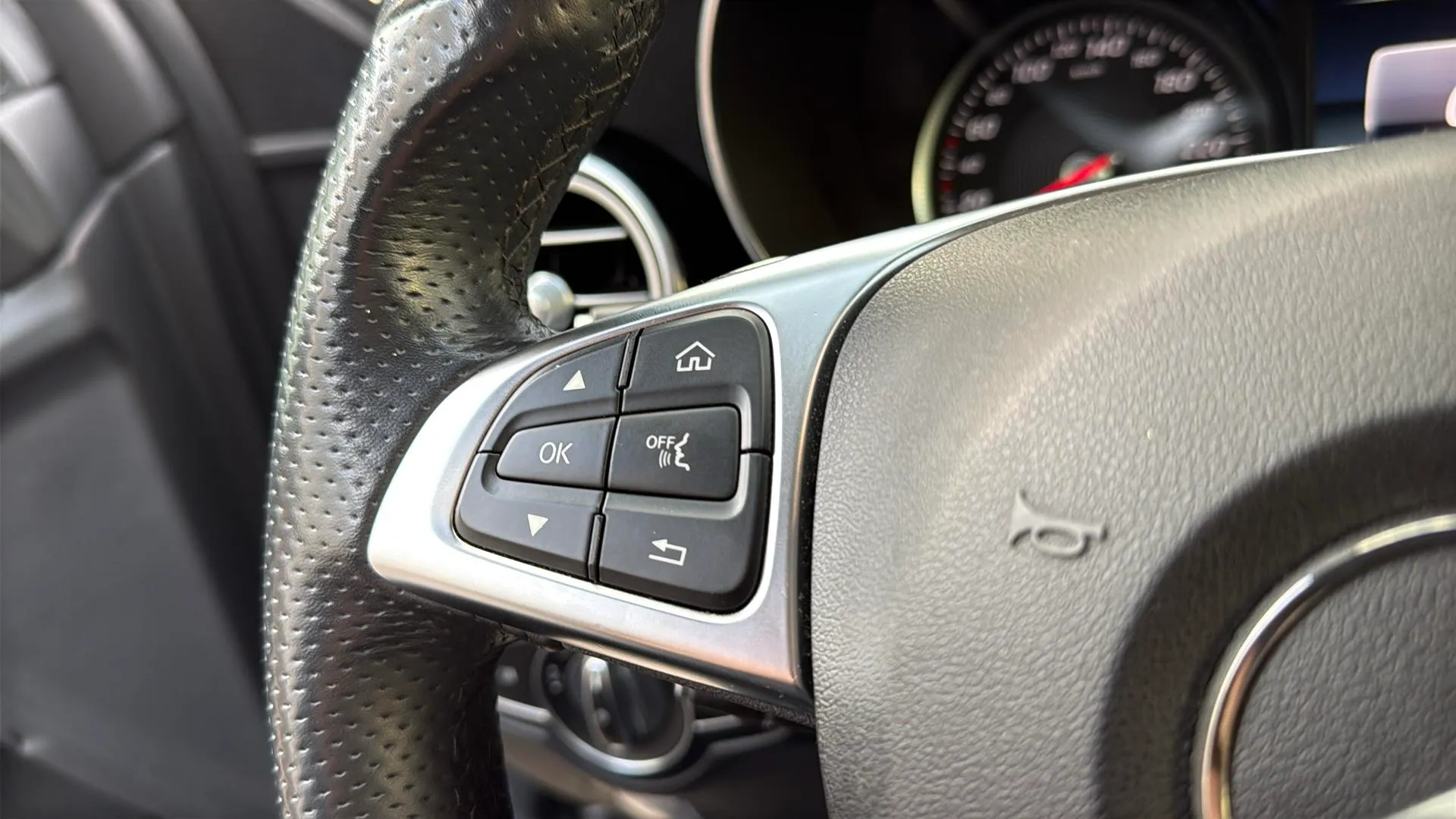 Mercedes-Benz GLC 220 d 4MATIC - foto 17