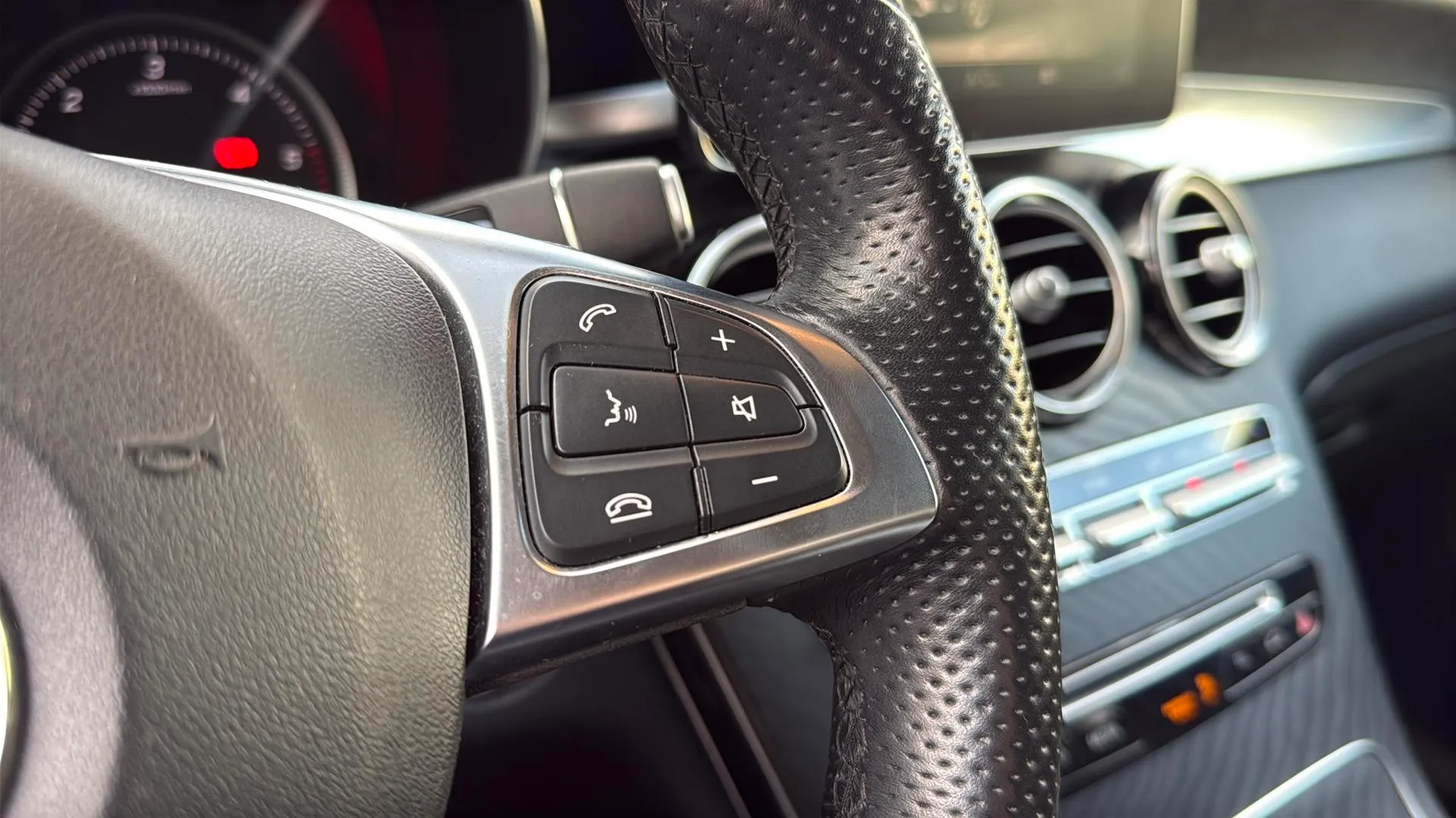 Mercedes-Benz GLC 220 d 4MATIC - foto 16