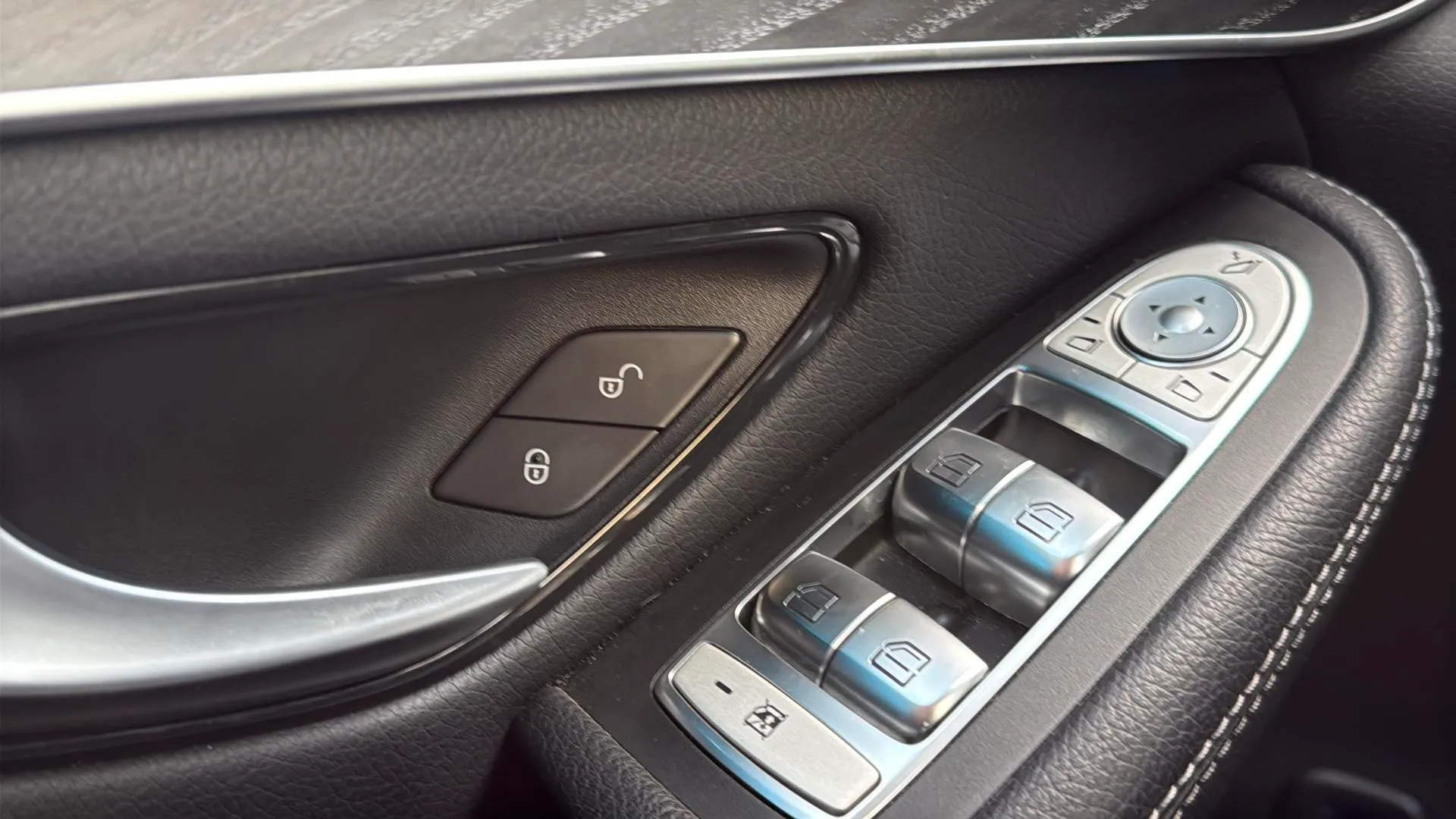 Mercedes-Benz GLC 220 d 4MATIC - foto 23