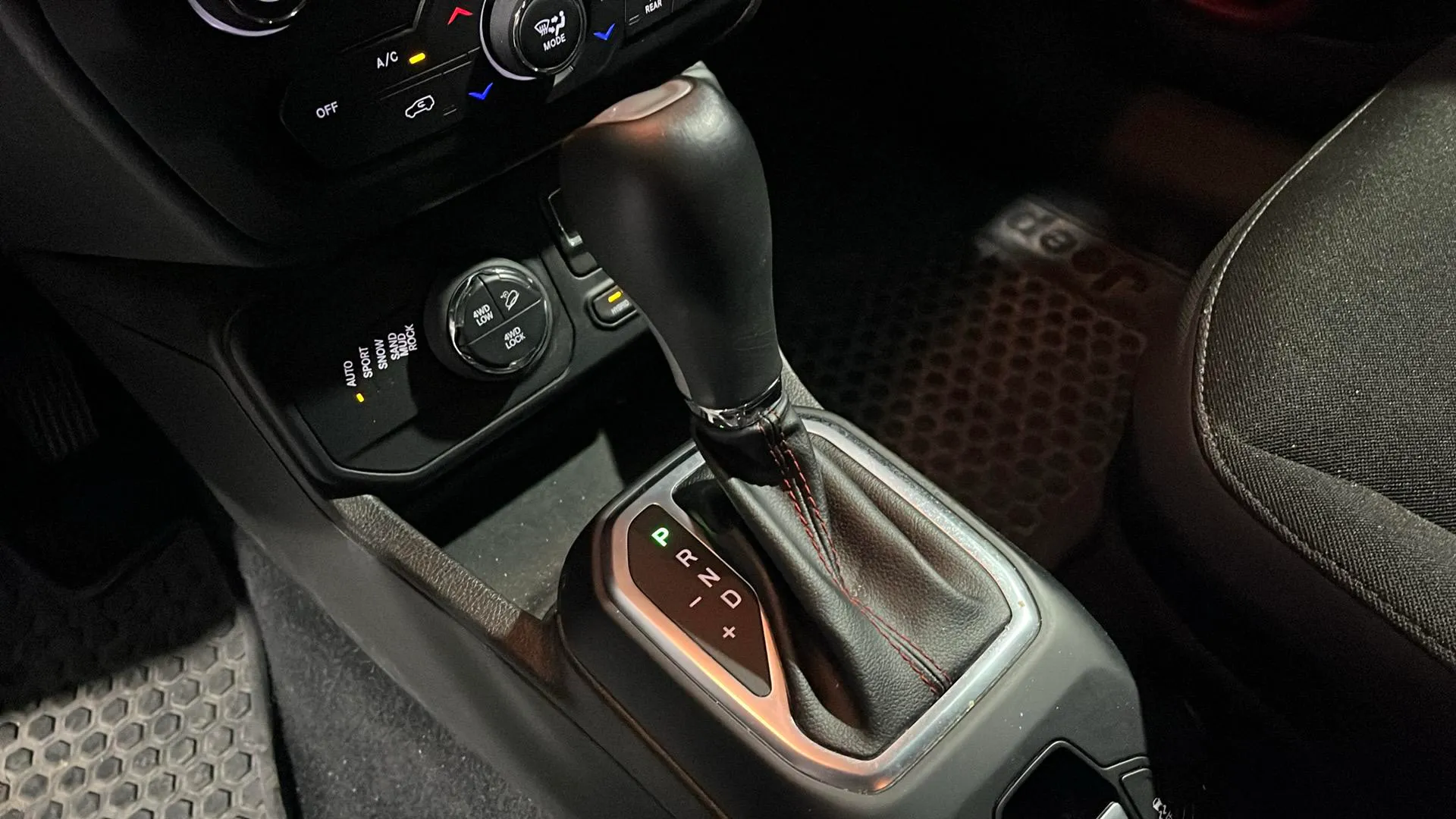 Jeep Renegade 4xe Trailhawk 1.3 PHEV Eawd - foto 15
