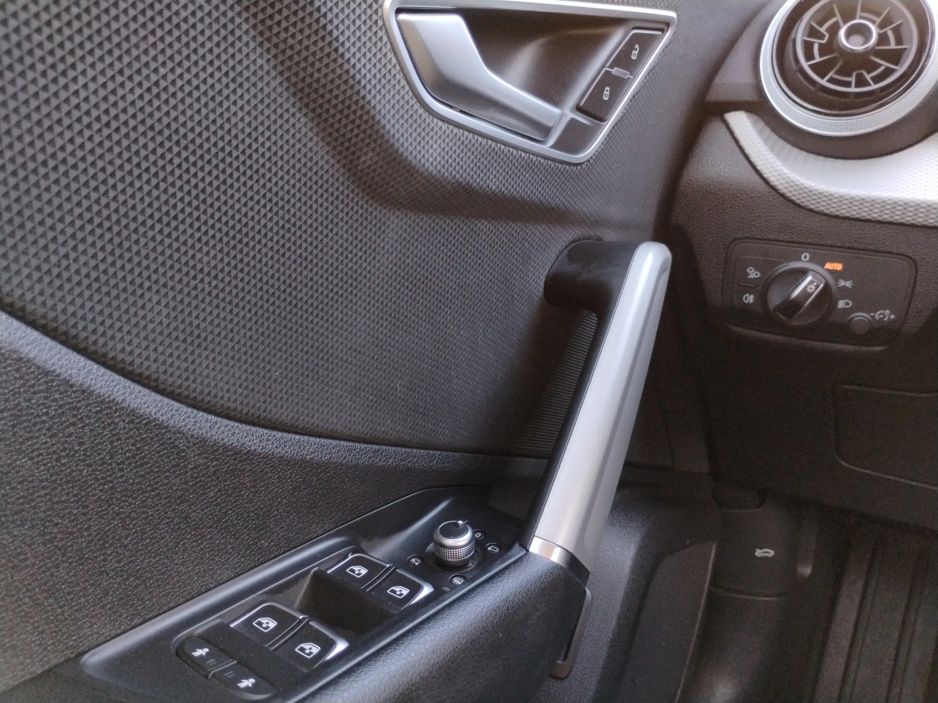 Audi Q2 S line 30 TDI S tronic - foto 9