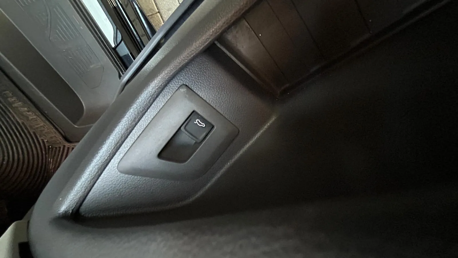 Volkswagen Multivan 2.0 TDI DSG B.Larga - foto 31
