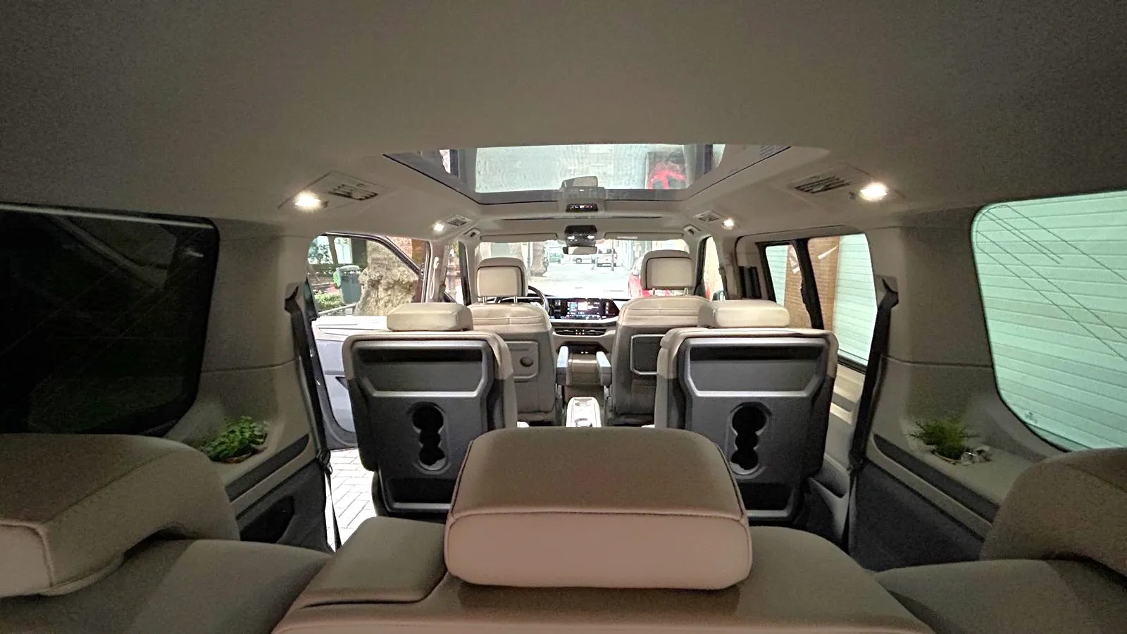 Volkswagen Multivan 2.0 TDI DSG B.Larga - foto 28