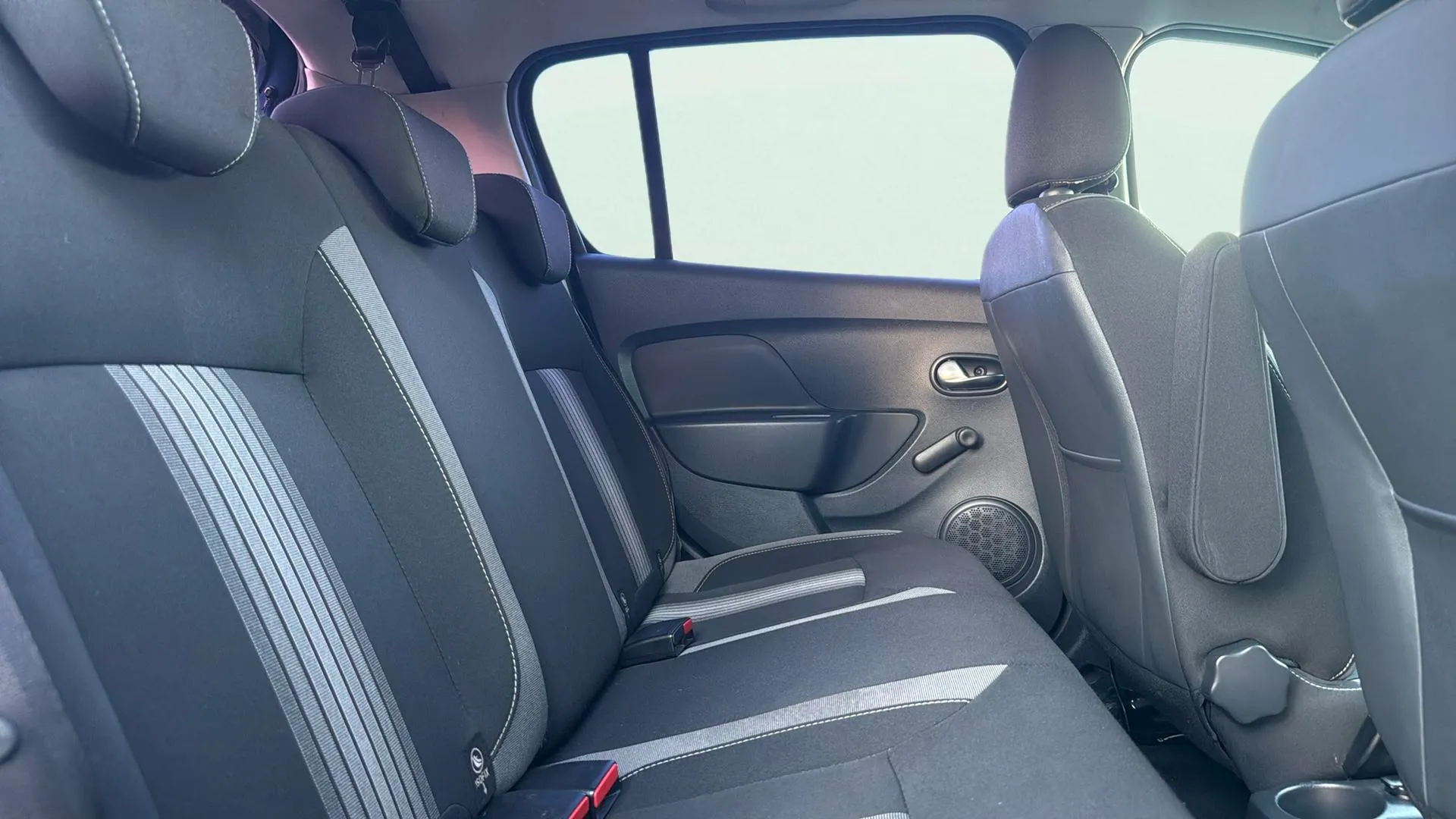 Dacia Sandero Serie Limitada 2019 TCe 18 - foto 17