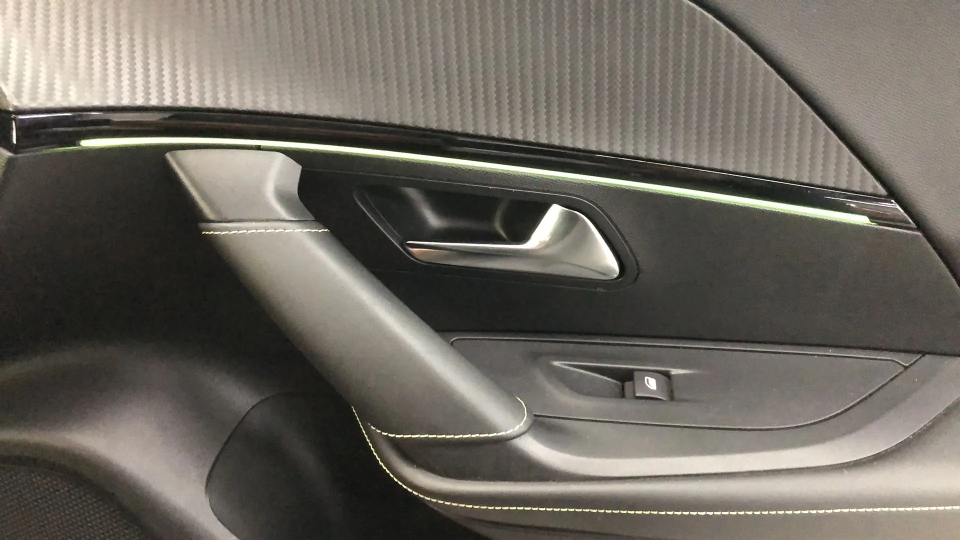 Peugeot 2008 GT Line PureTech 130 BVM6 - foto 16