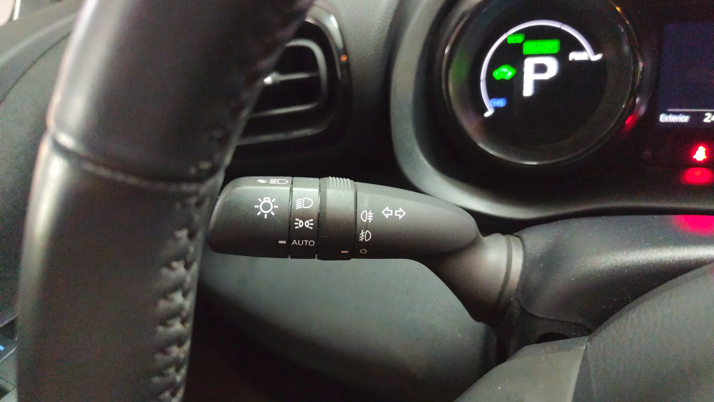 Toyota Yaris 1.5 120H Style Plus - foto 16