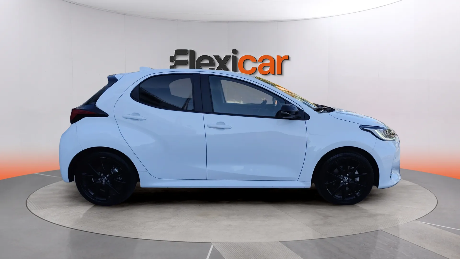 Toyota Yaris 1.5 120H Style Plus - foto 8