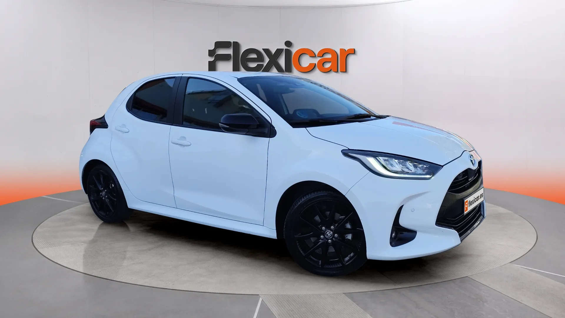 Toyota Yaris 1.5 120H Style Plus - foto 1