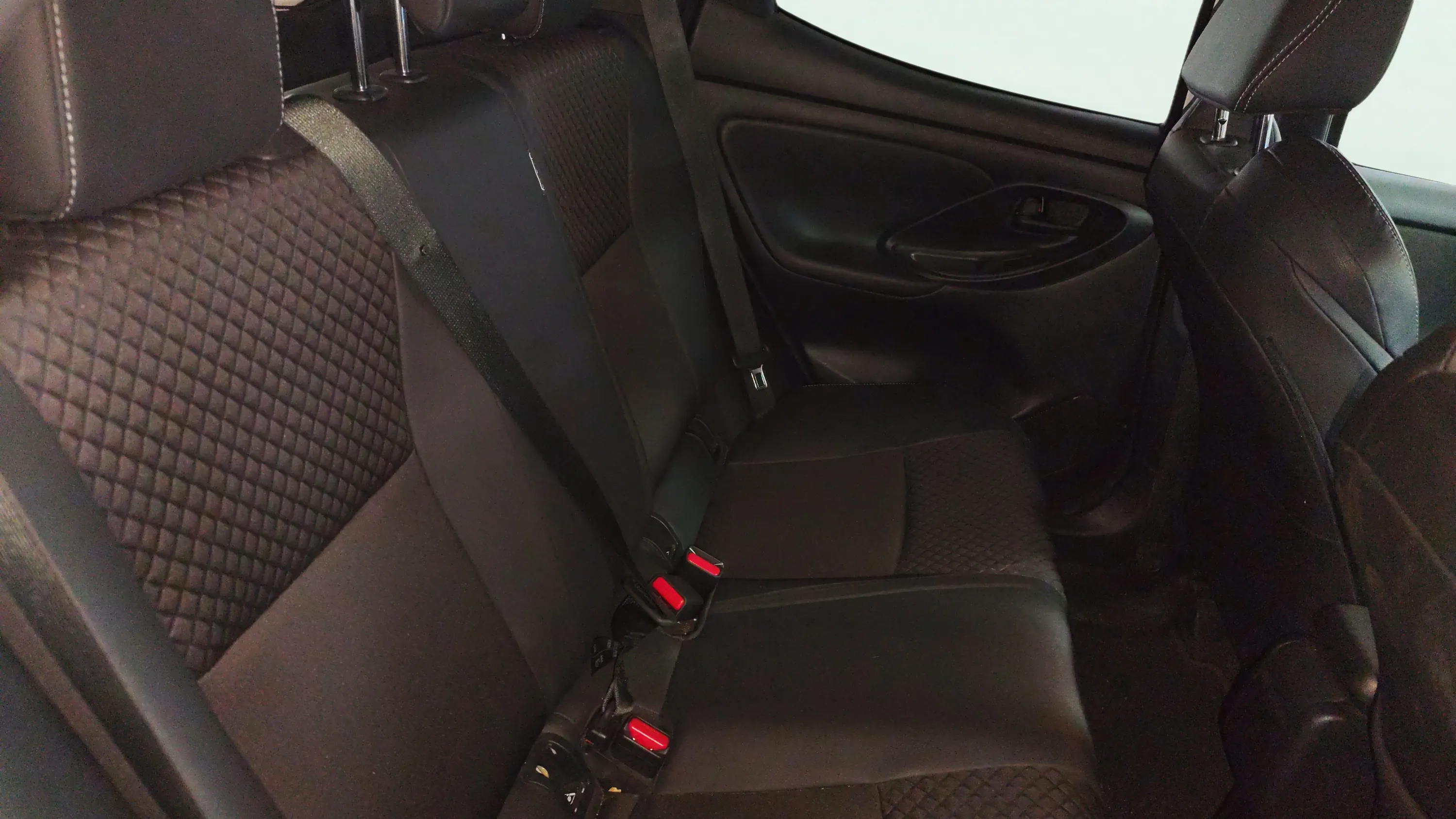 Toyota Yaris 1.5 120H Style Plus - foto 23