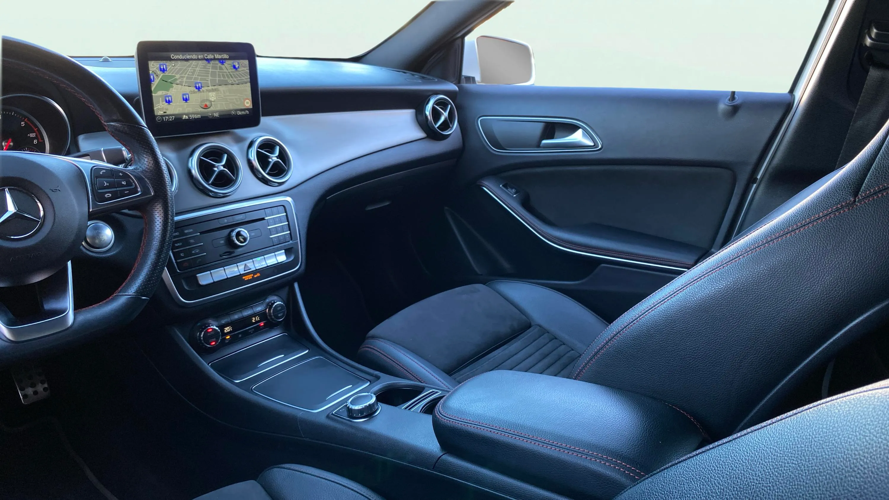Mercedes-Benz GLA 200 d - foto 29