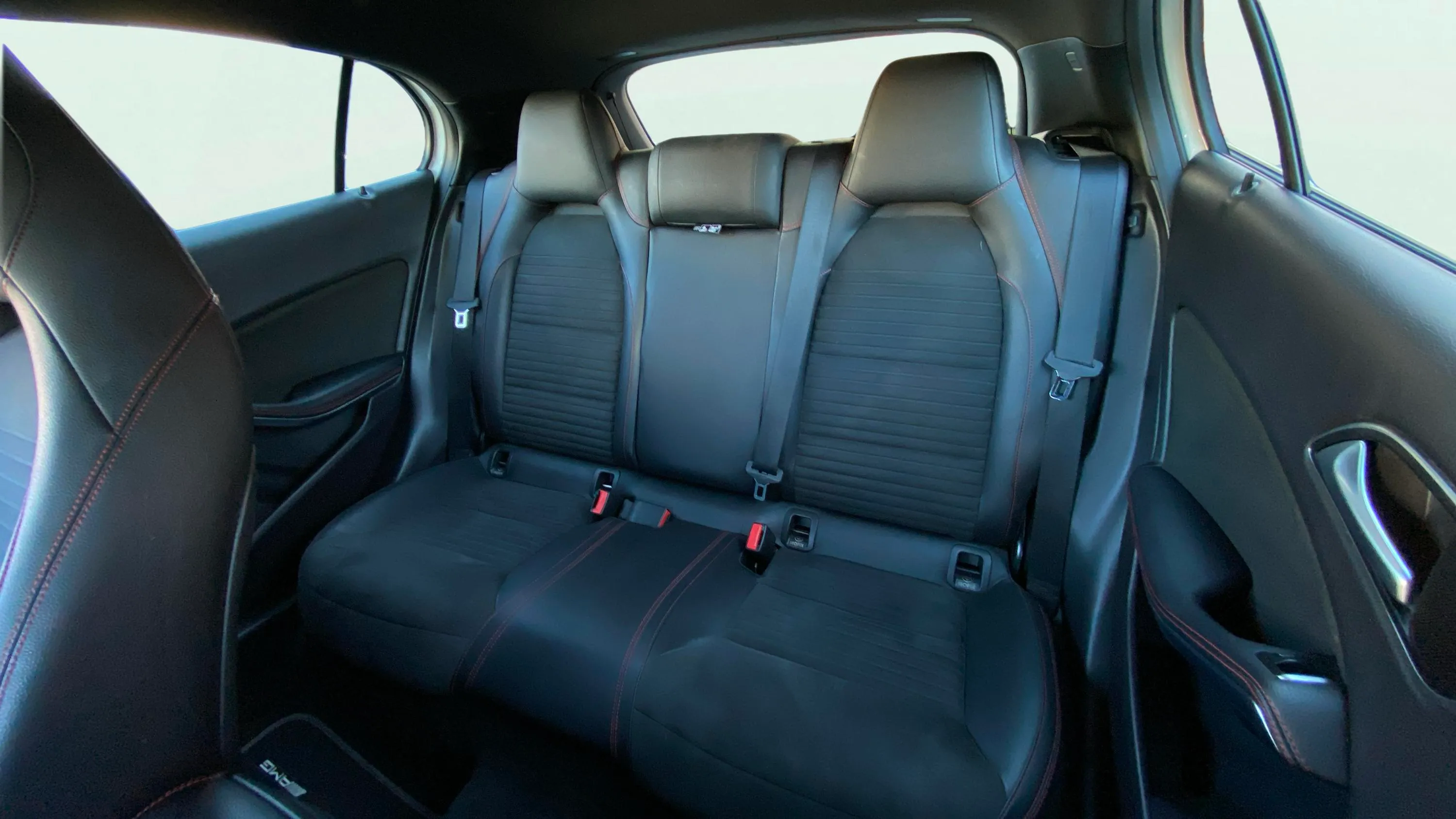 Mercedes-Benz GLA 200 d - foto 13