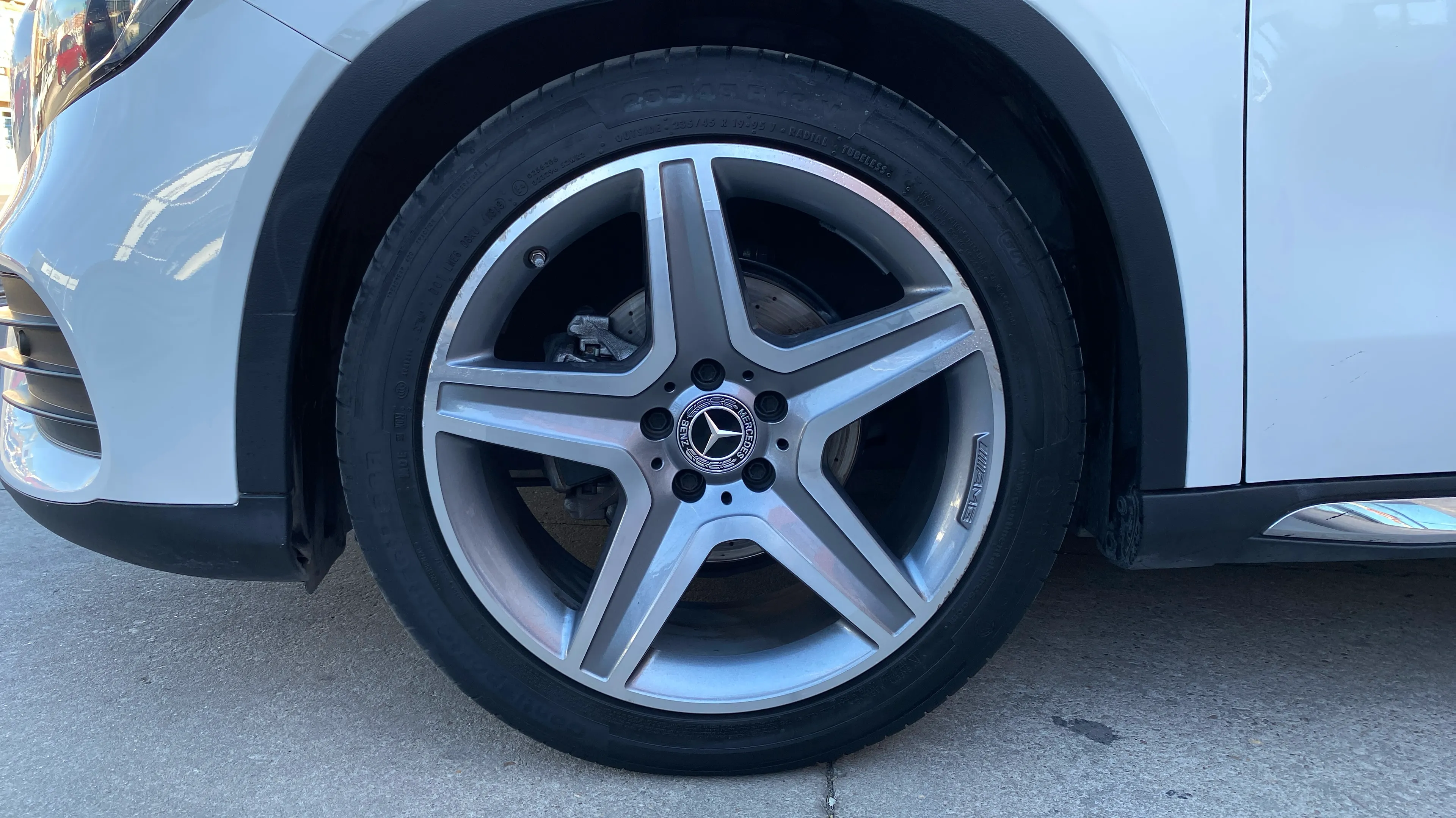 Mercedes-Benz GLA 200 d - foto 30