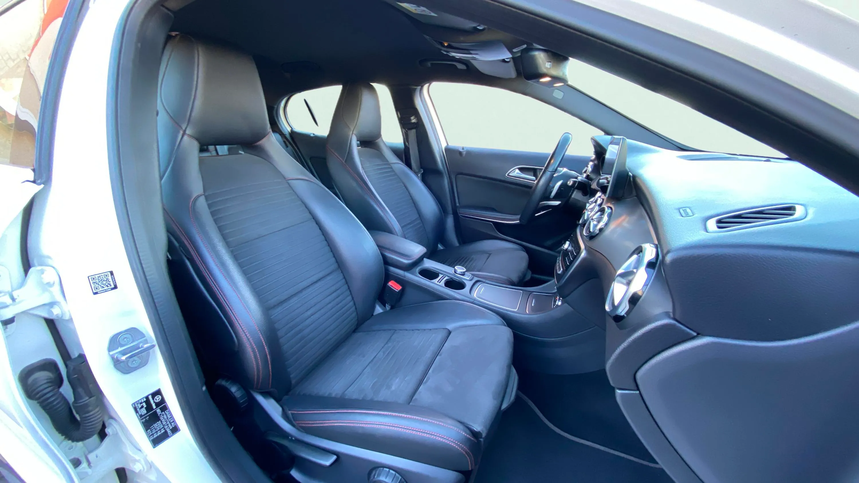Mercedes-Benz GLA 200 d - foto 12