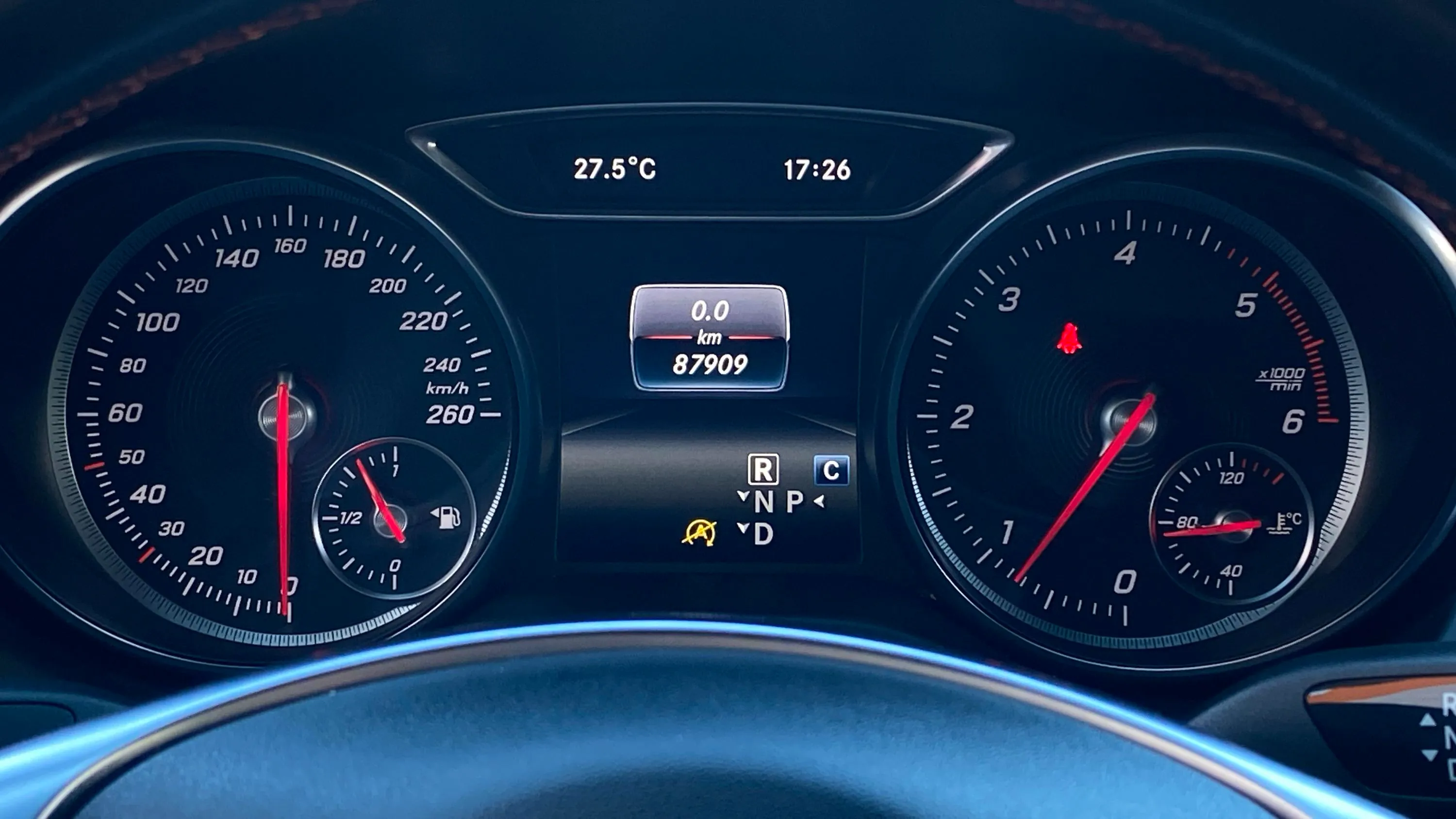 Mercedes-Benz GLA 200 d - foto 21
