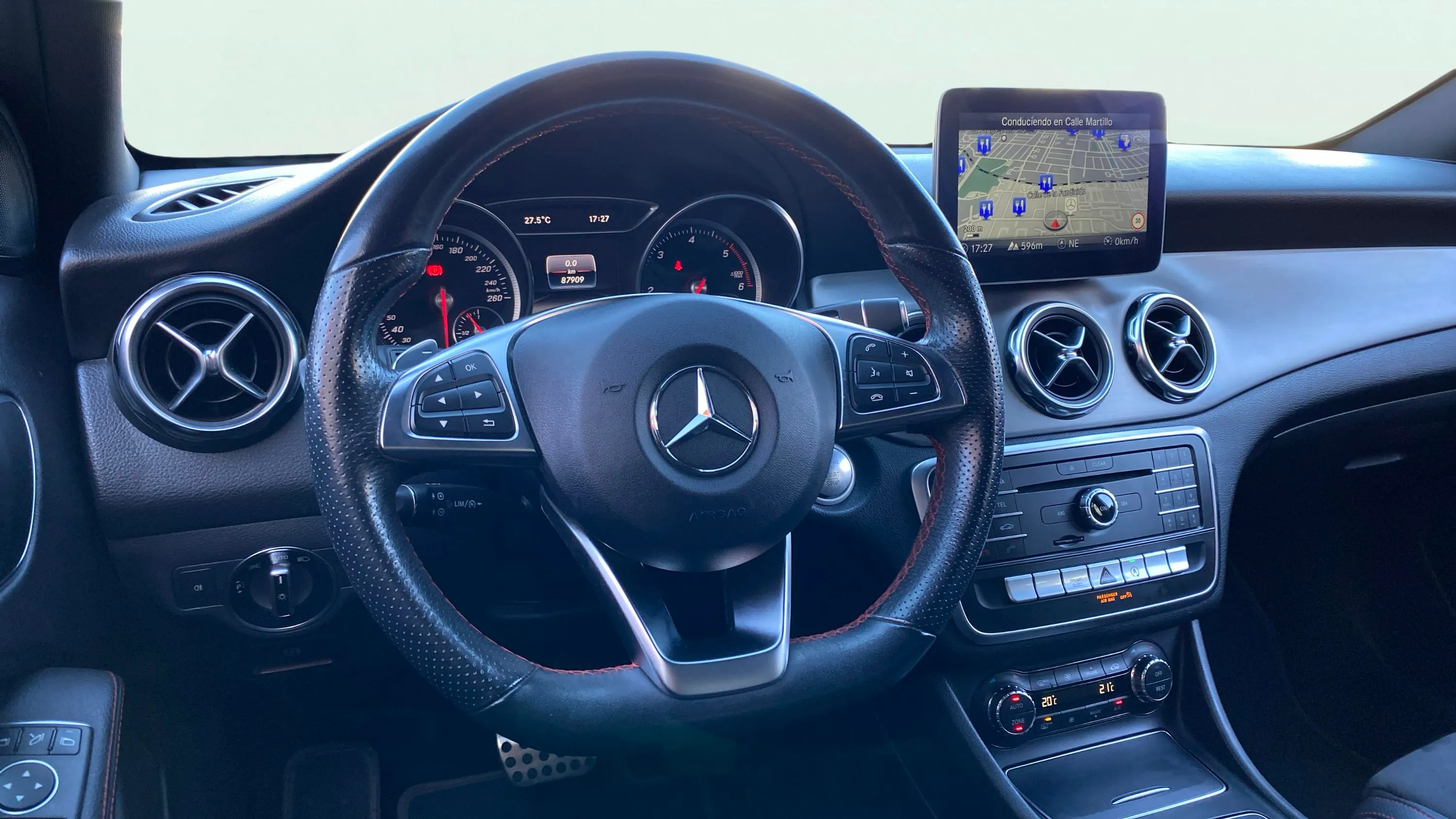 Mercedes-Benz GLA 200 d - foto 28