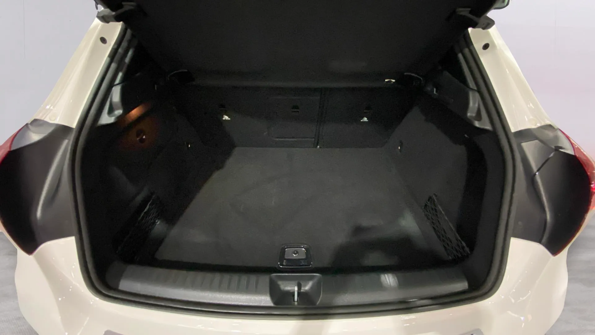 Mercedes-Benz GLA 200 d - foto 9