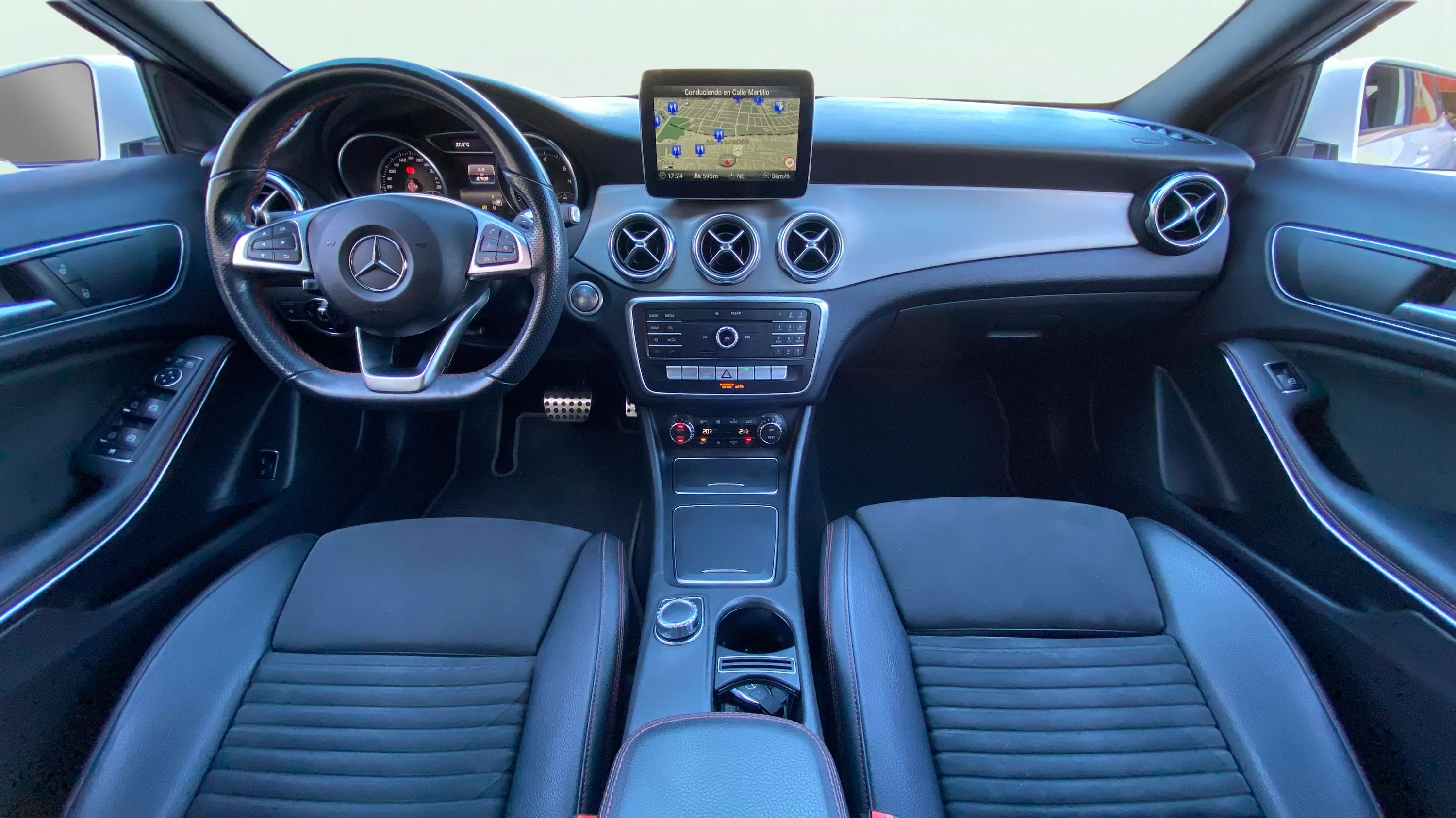Mercedes-Benz GLA 200 d - foto 14