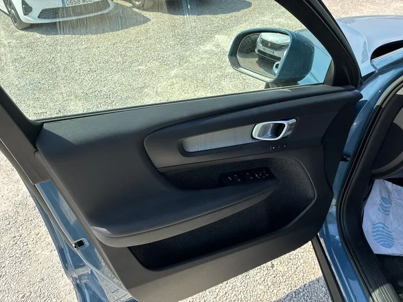 Volvo XC40 2.0 B3 G Core - foto 23