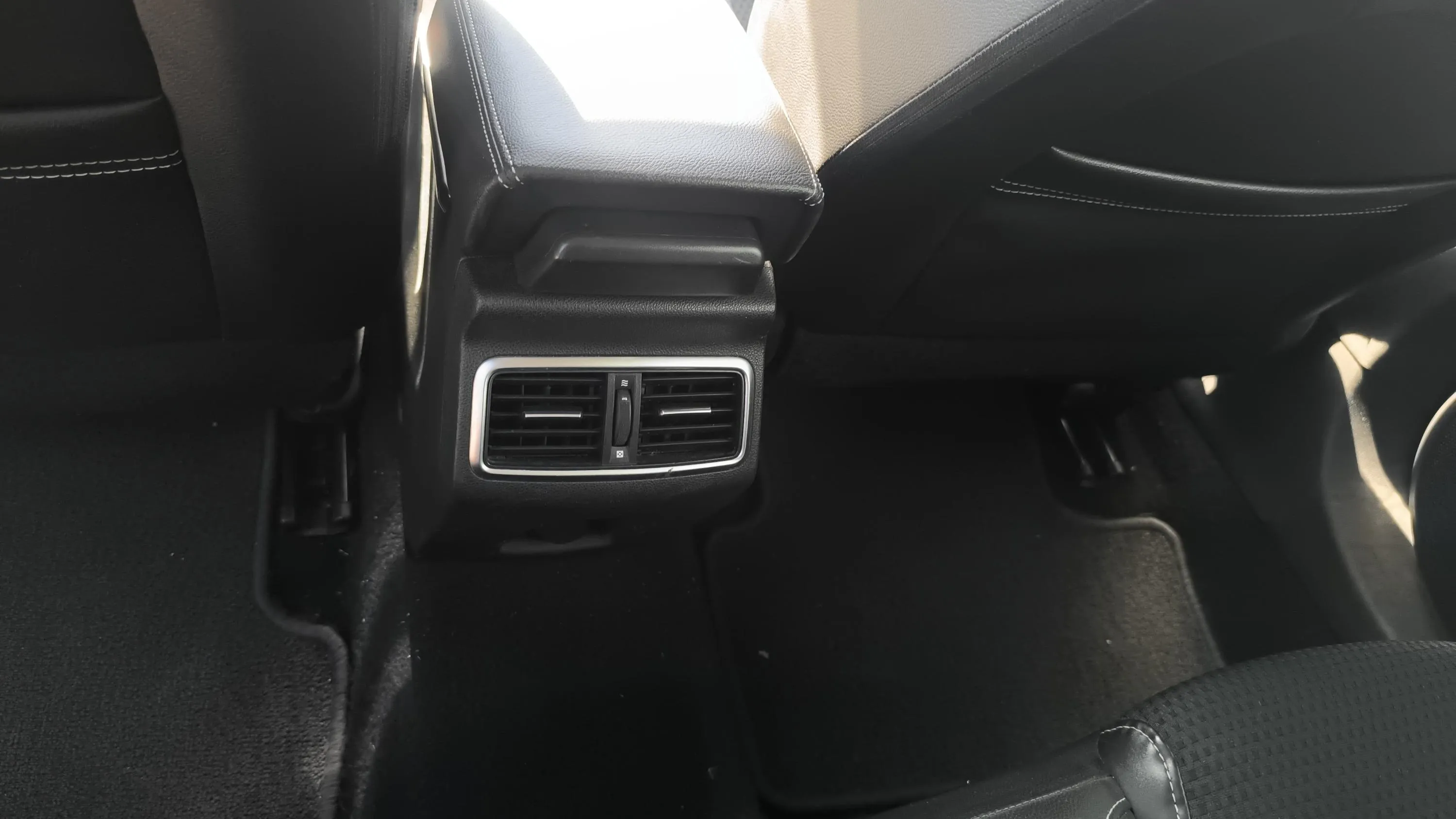 Renault Mégane Bose TCe EDC - foto 18