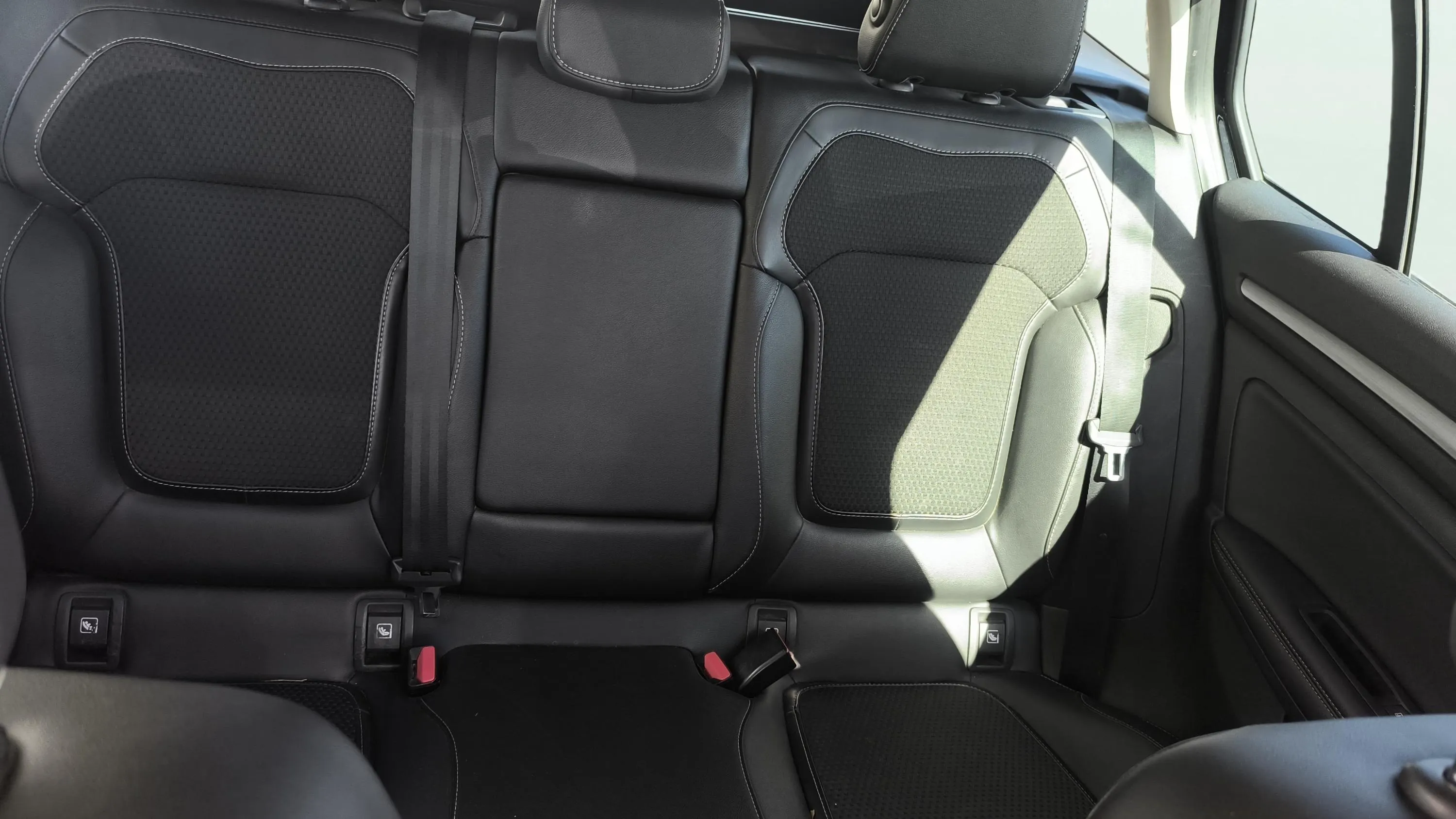 Renault Mégane Bose TCe EDC - foto 16