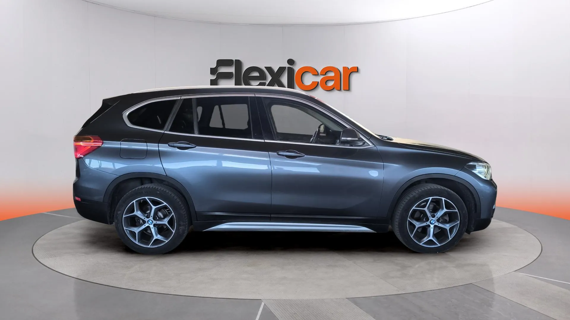 BMW X1 sDrive18d - foto 7