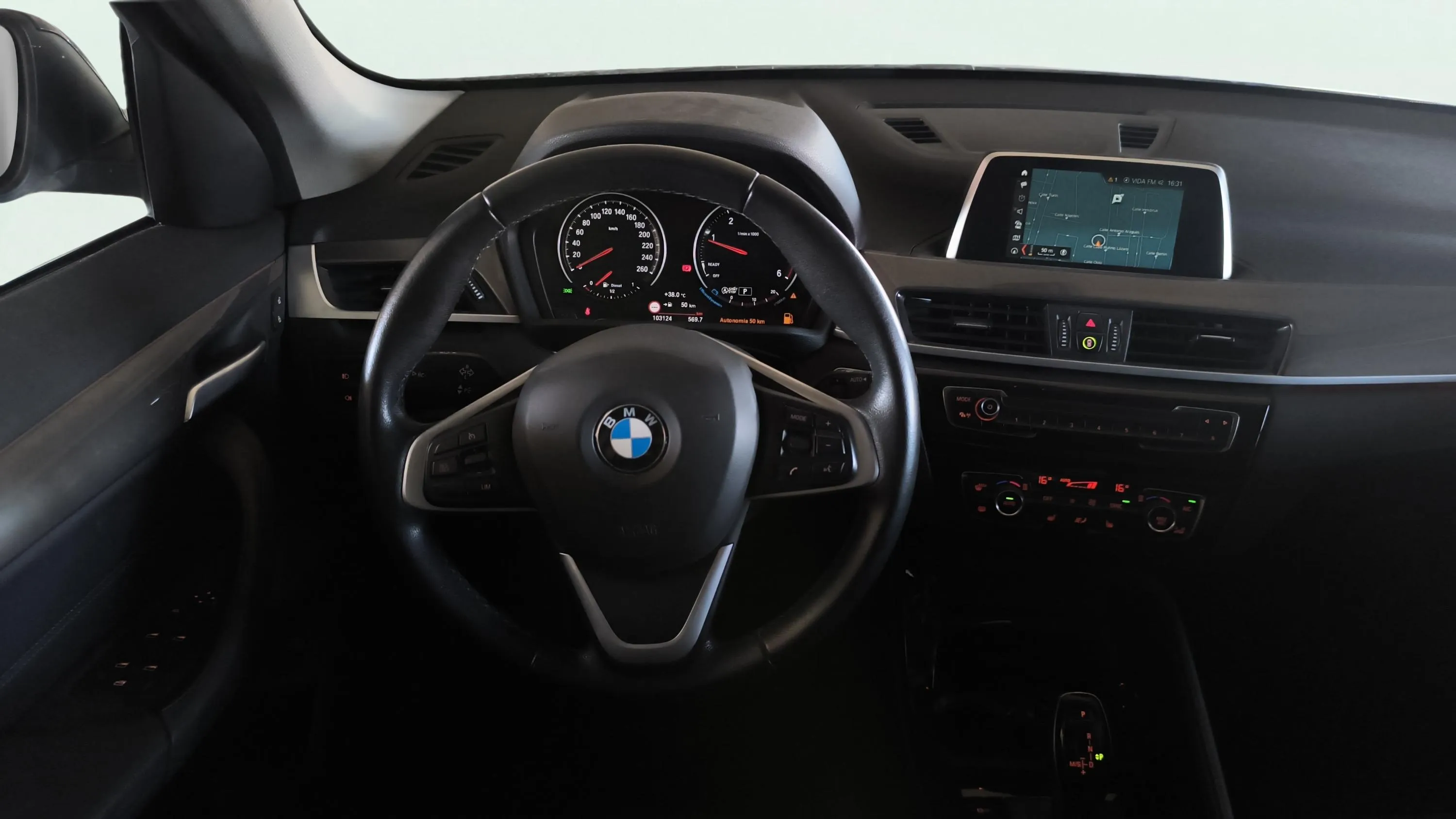 BMW X1 sDrive18d - foto 11