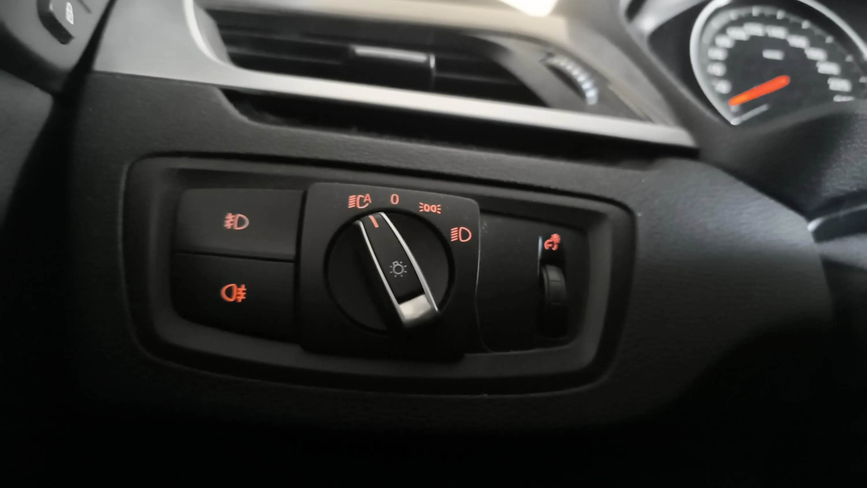 BMW X1 sDrive18d - foto 27