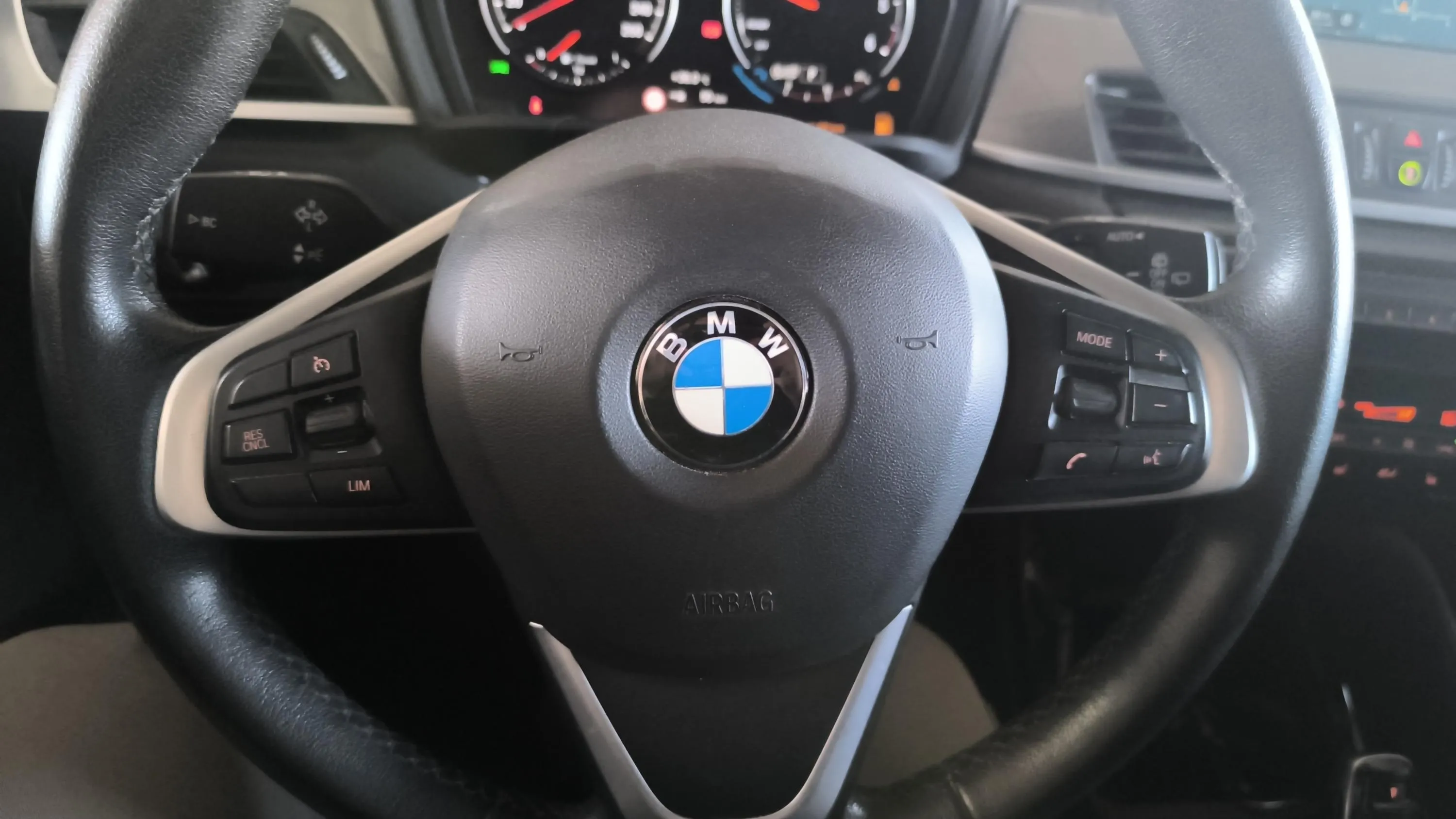 BMW X1 sDrive18d - foto 21