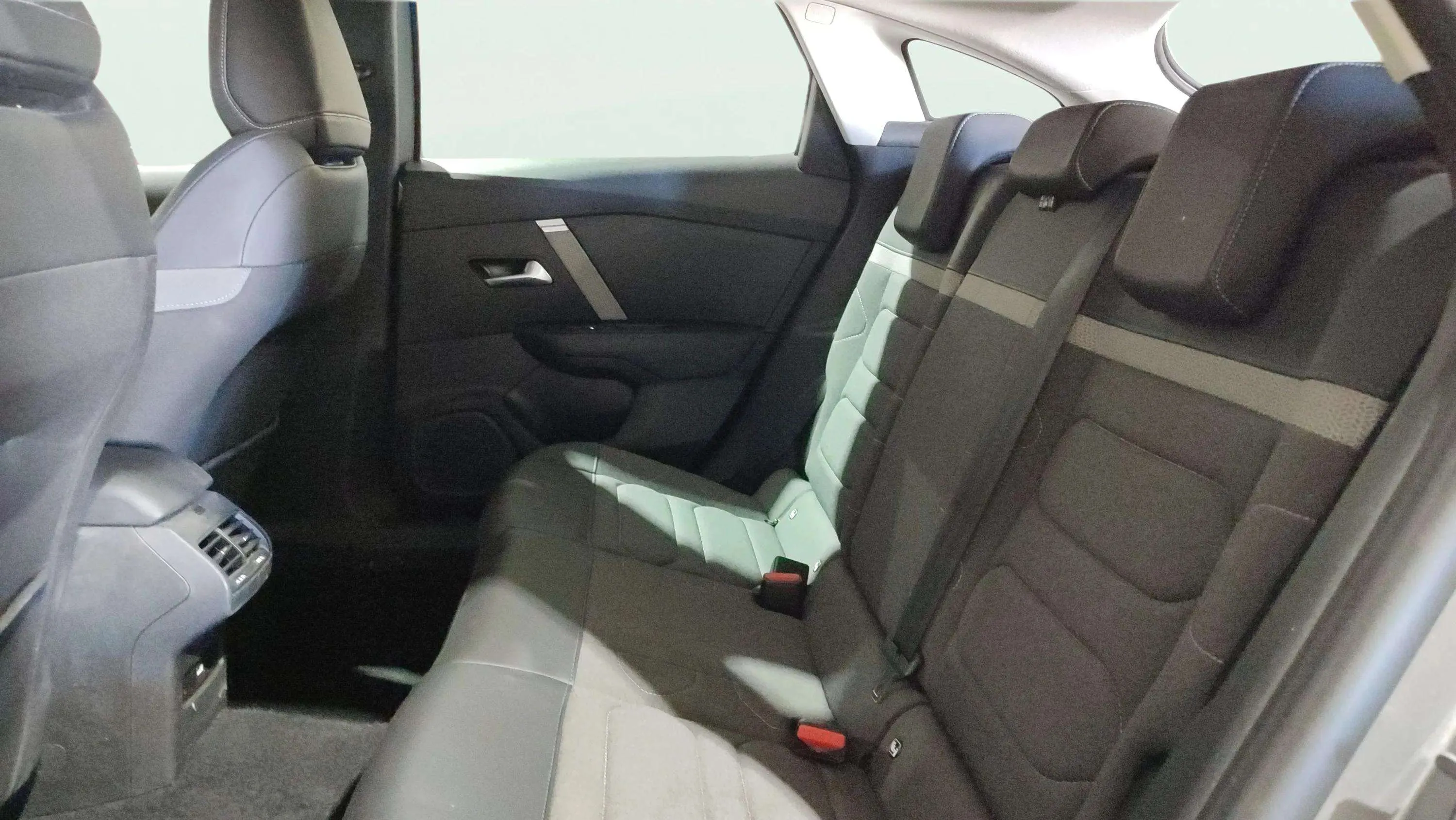 Citroën C4 BlueHDi 130 EAT8 Feel Pack - foto 19