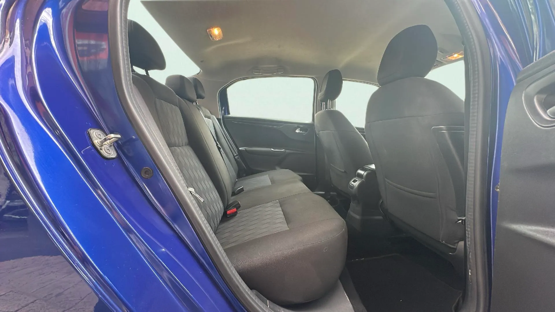 Citroën C-Elysée BlueHDi Feel - foto 17