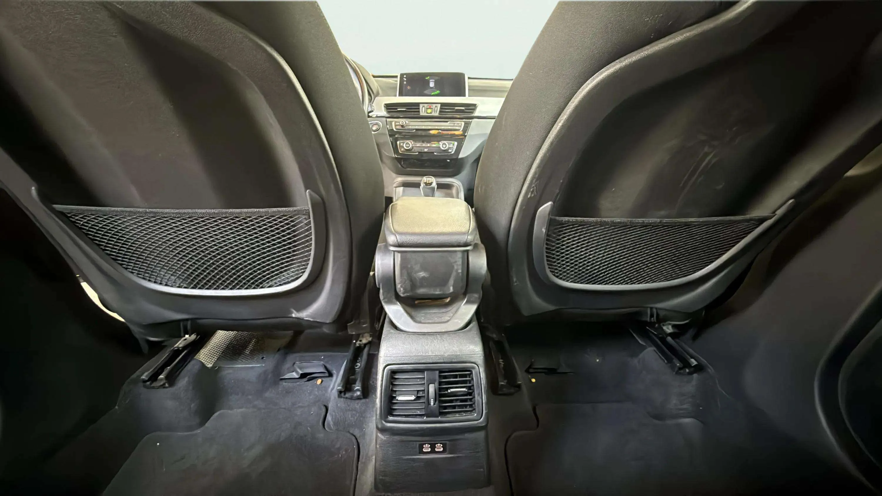BMW X1 sDrive16d Business - foto 17