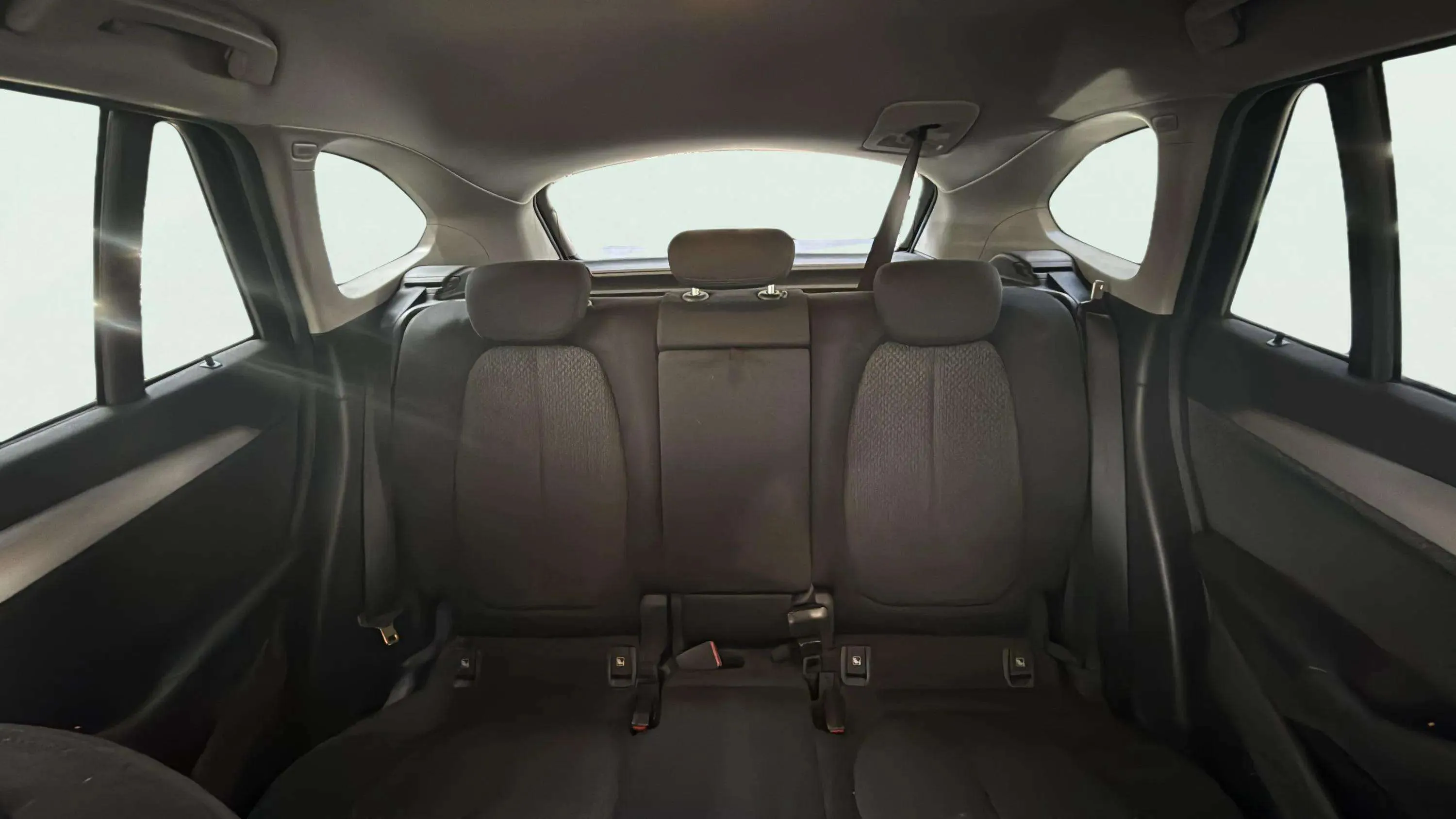 BMW X1 sDrive16d Business - foto 16