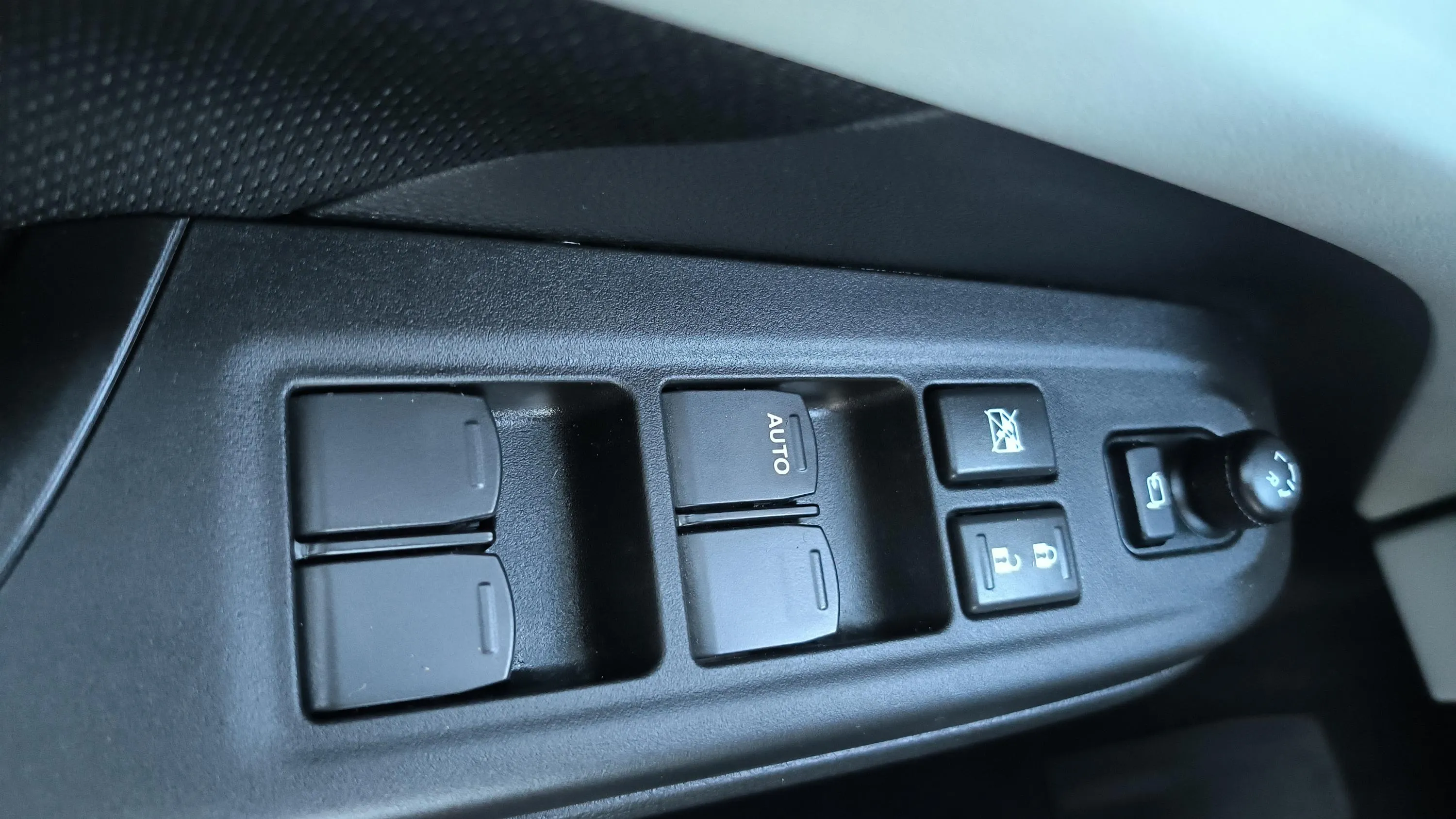 Suzuki Swift 1.2 GLE Mild Hybrid CVT - foto 28