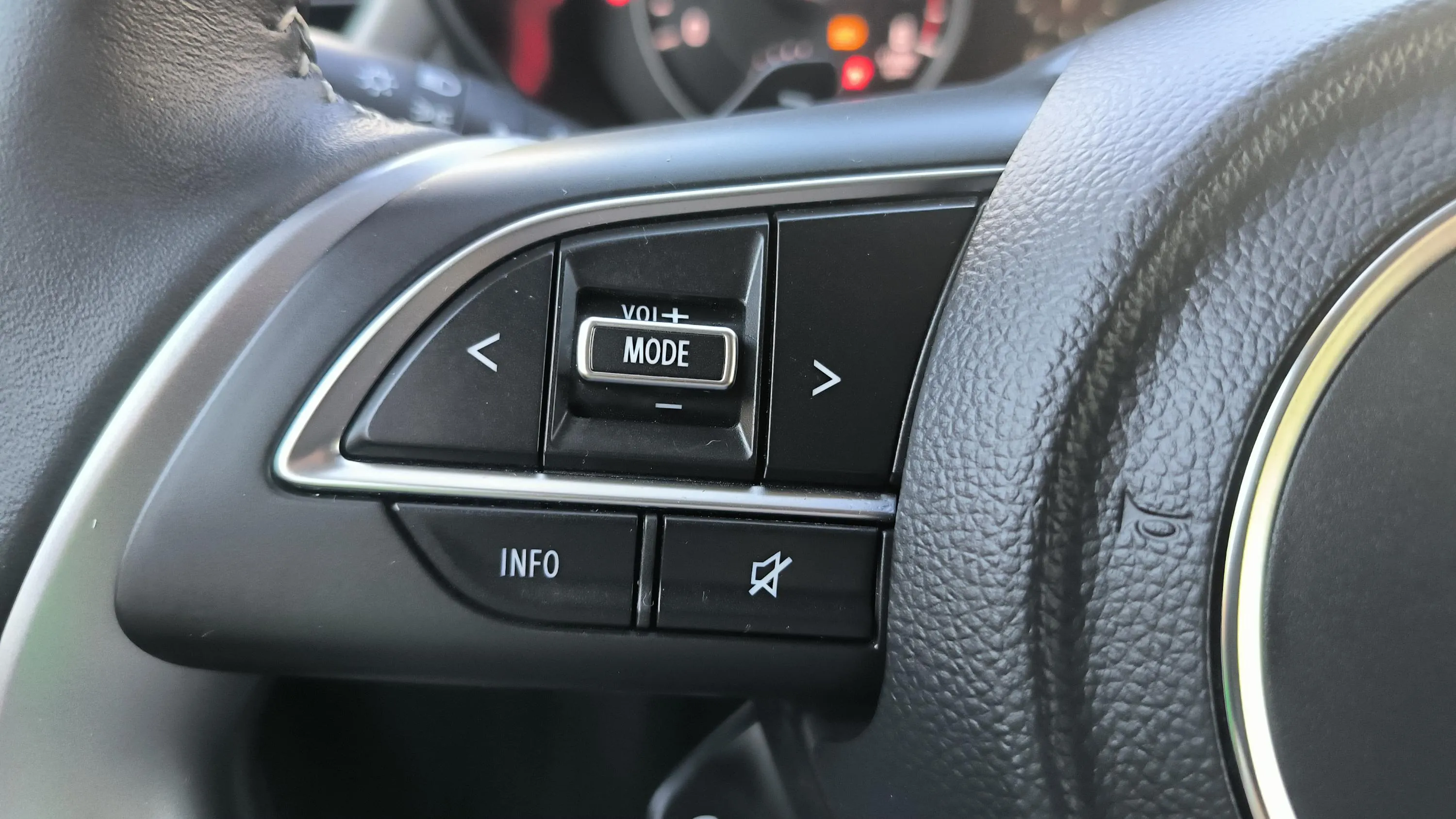 Suzuki Swift 1.2 GLE Mild Hybrid CVT - foto 14