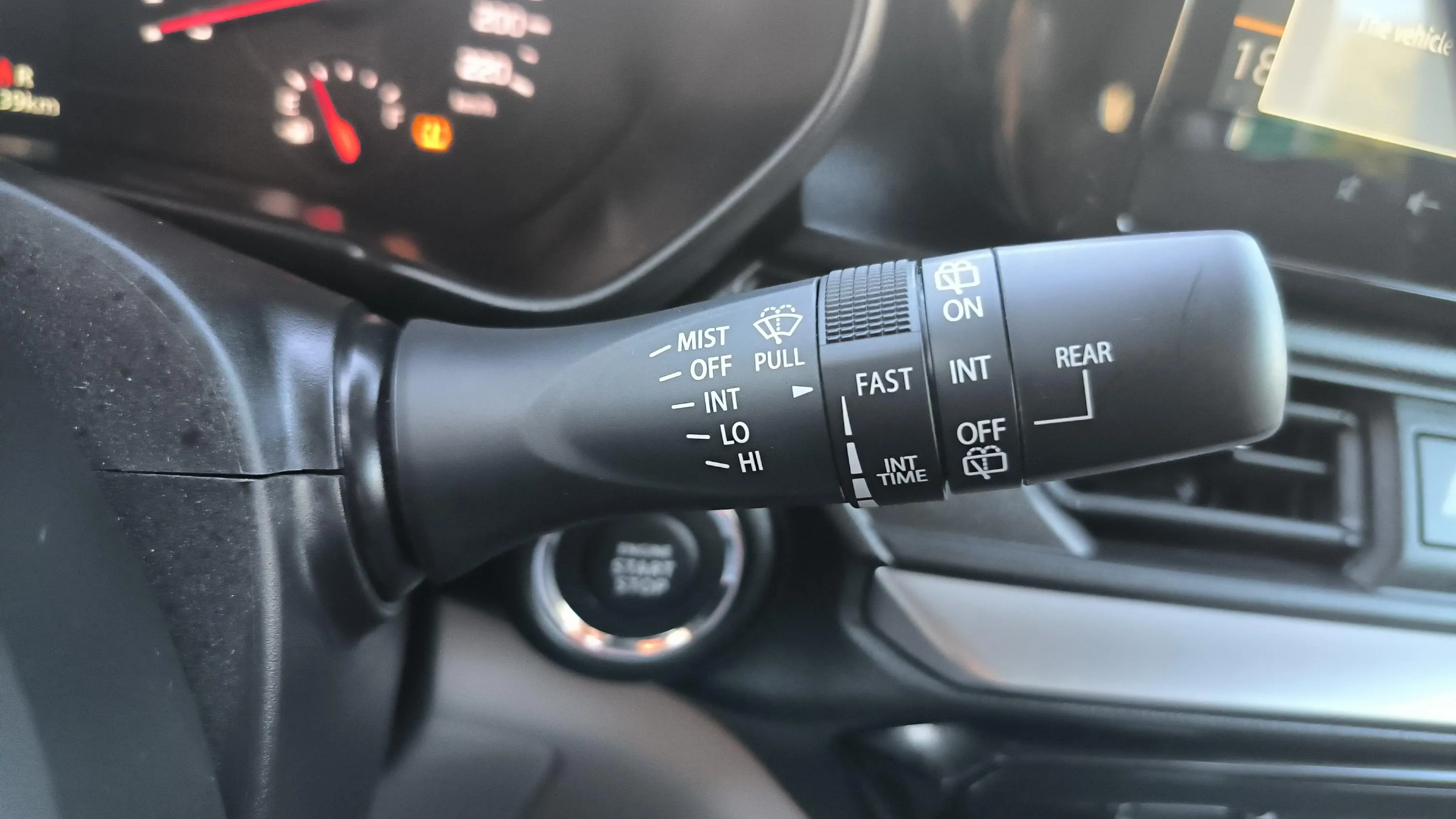 Suzuki Swift 1.2 GLE Mild Hybrid CVT - foto 17