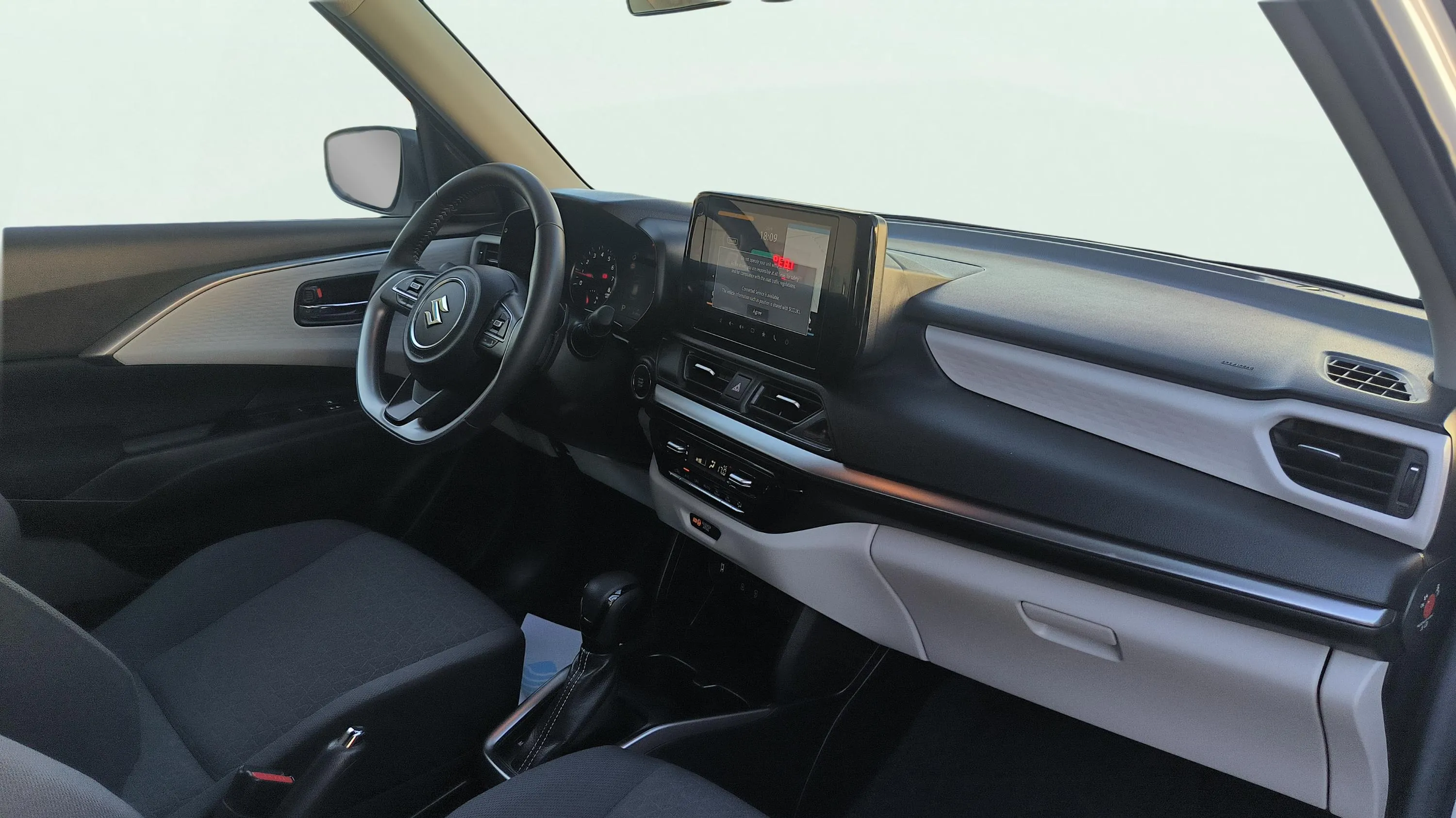 Suzuki Swift 1.2 GLE Mild Hybrid CVT - foto 23
