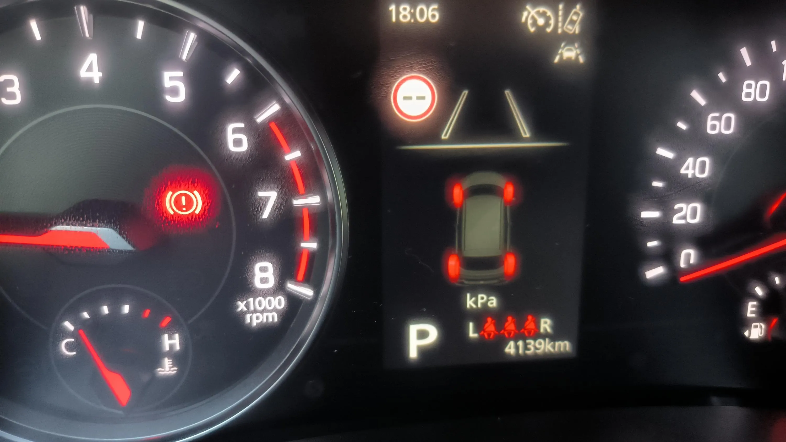 Suzuki Swift 1.2 GLE Mild Hybrid CVT - foto 22